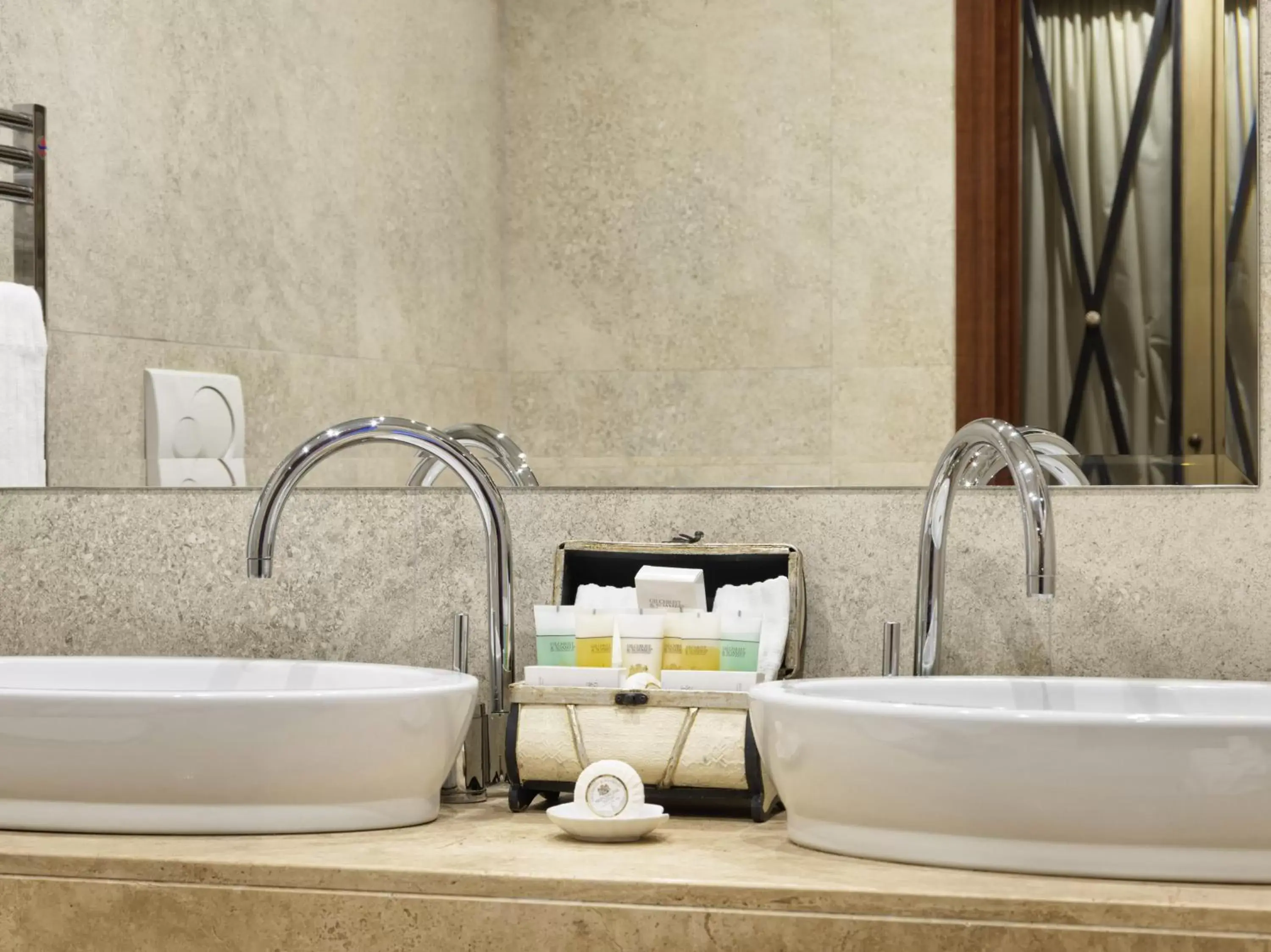 Bathroom in Hotel Barocco