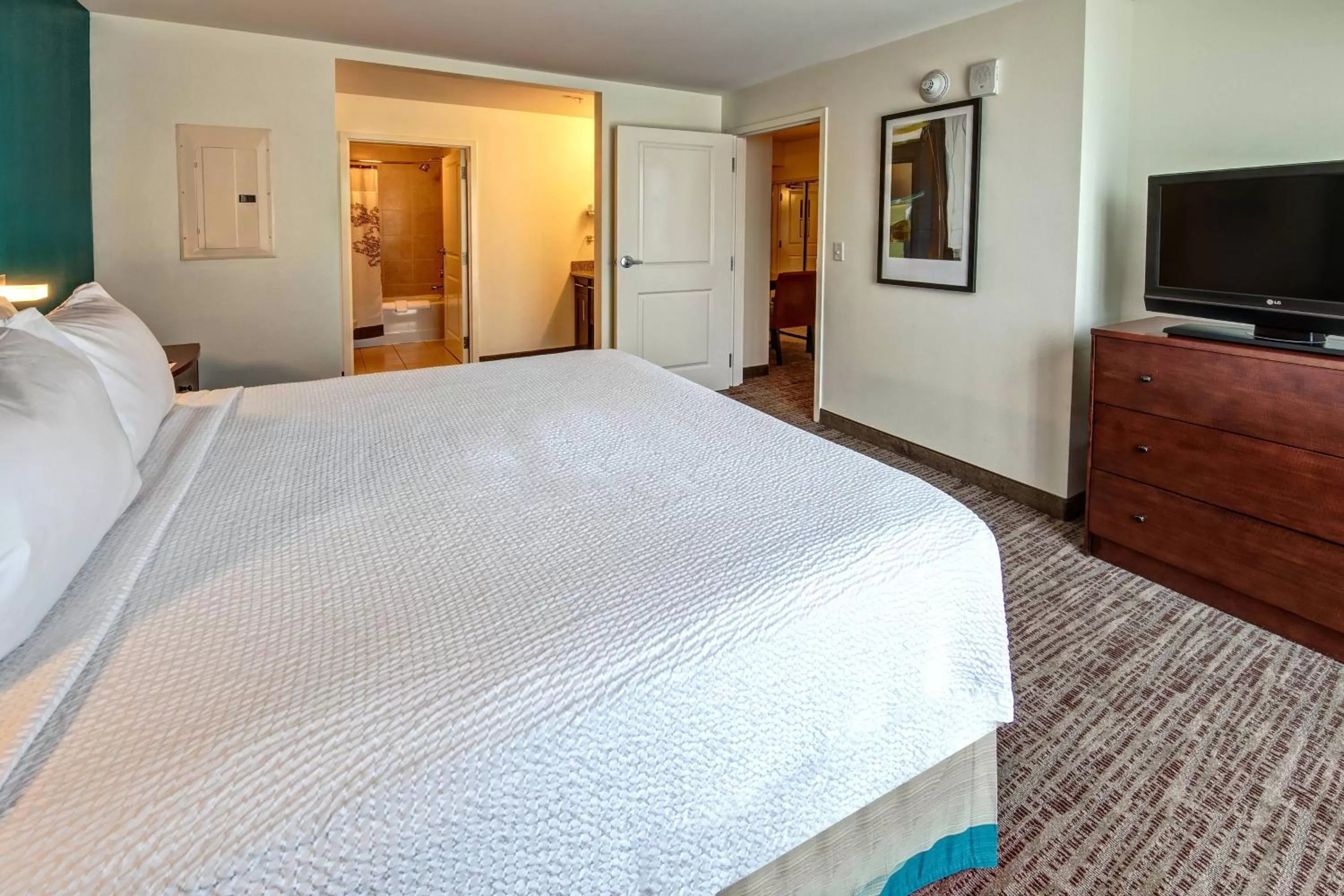 Bedroom, Bed in Residence Inn Norfolk Downtown
