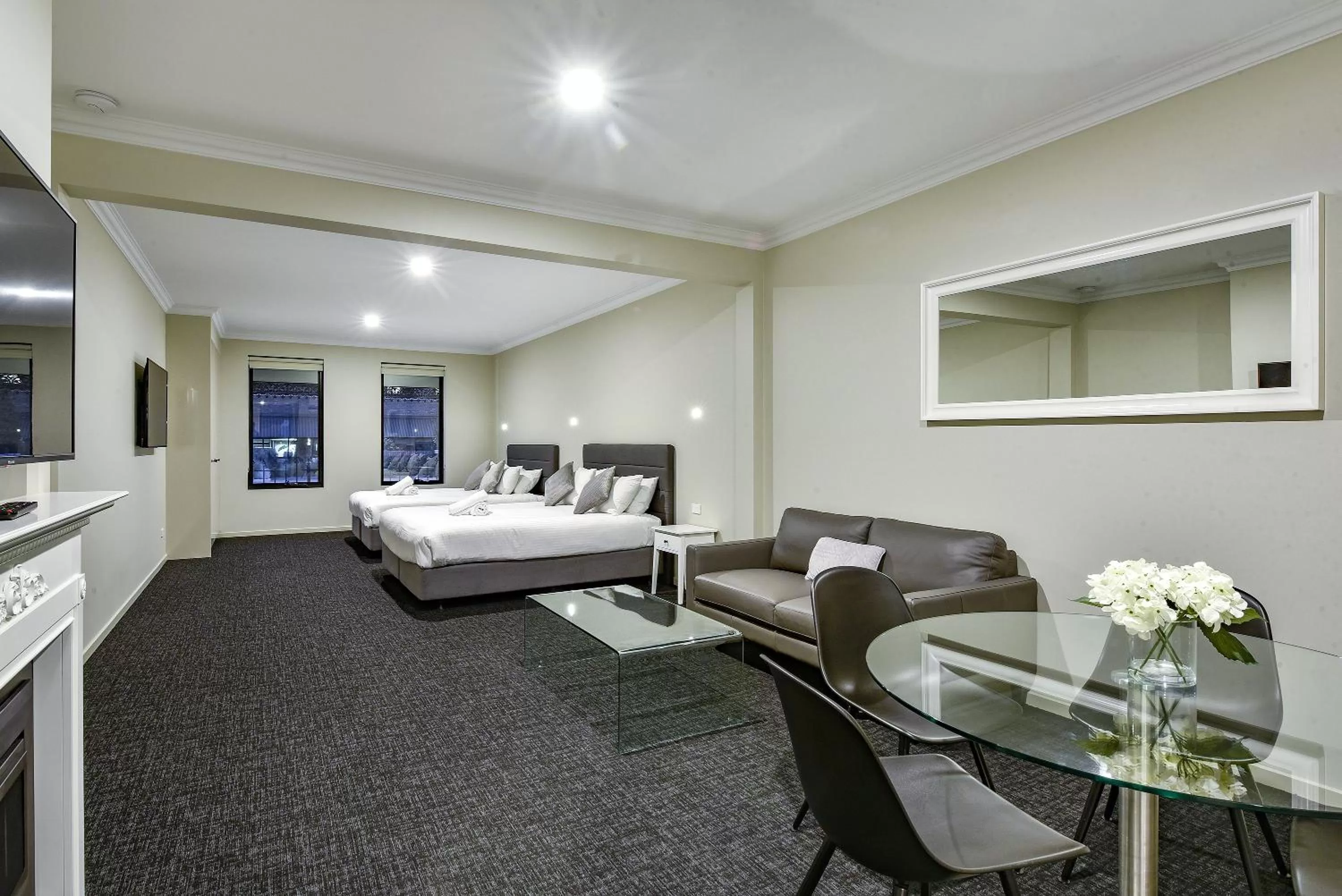 Dining area, Bed in Aloha Central Premium Studios