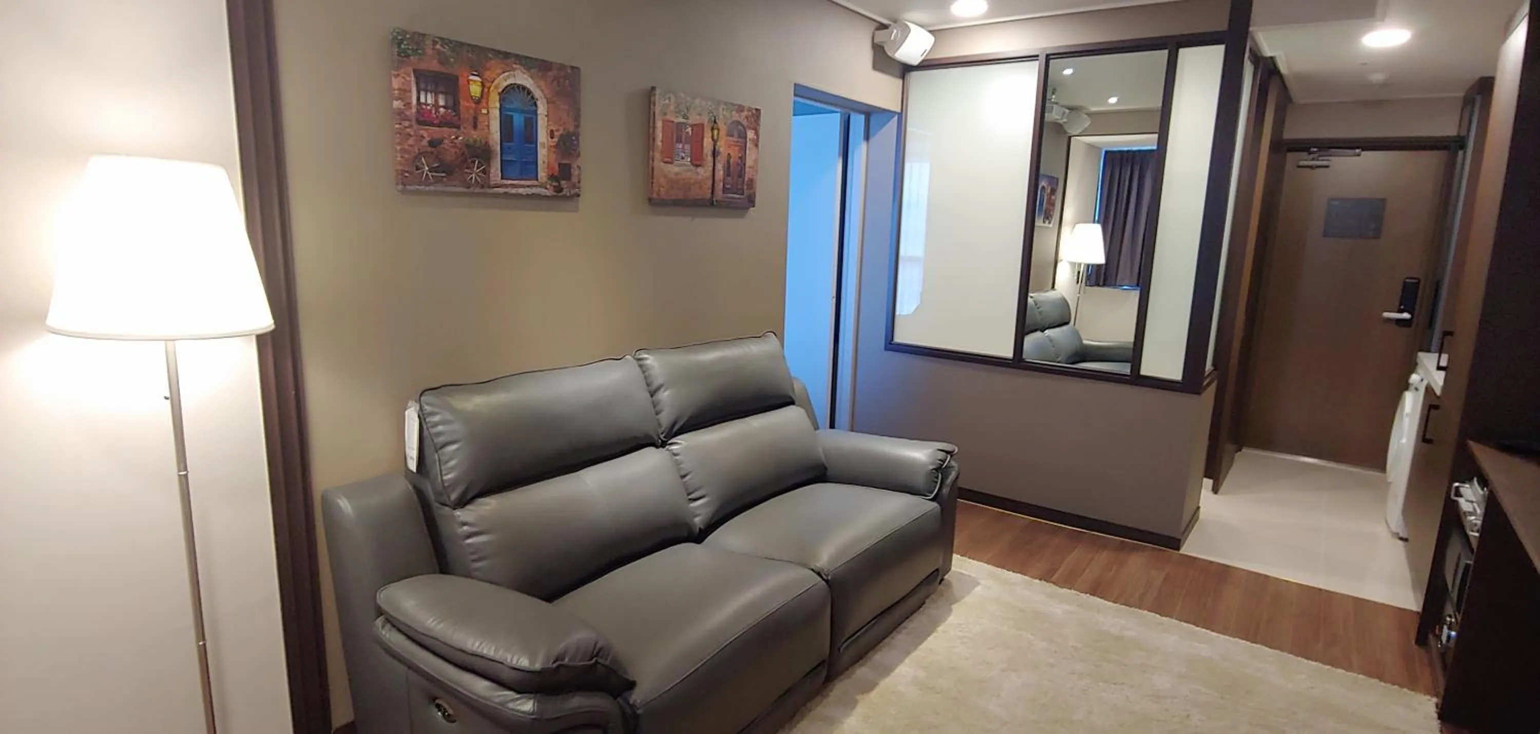 Western Bay Marina Hotel