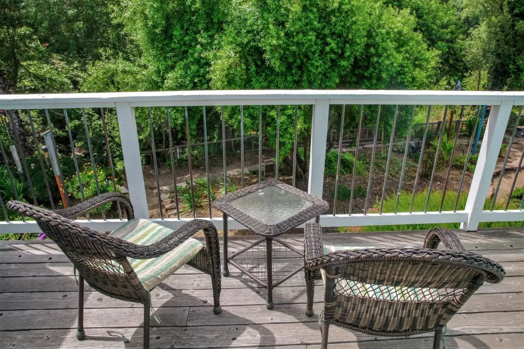 Balcony/Terrace in Bluebird Inn