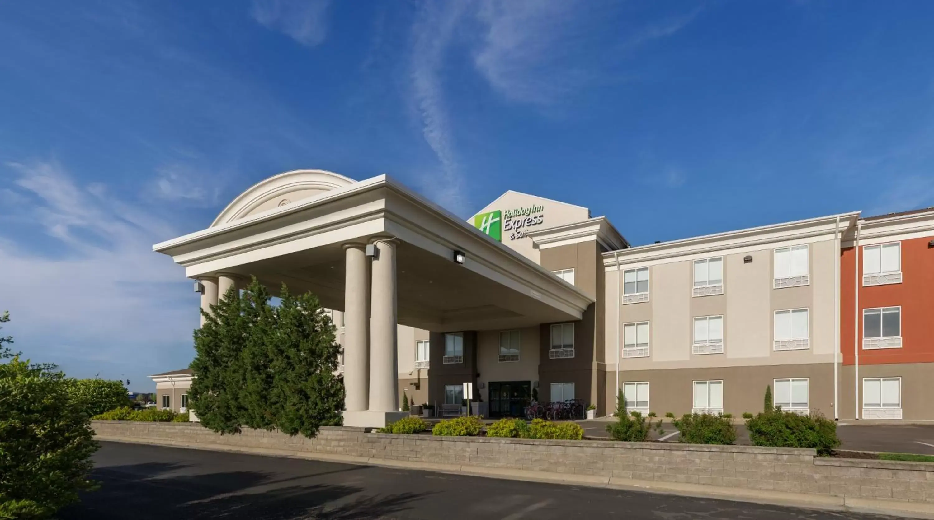 Property Building in Holiday Inn Express Lawrence, an IHG Hotel