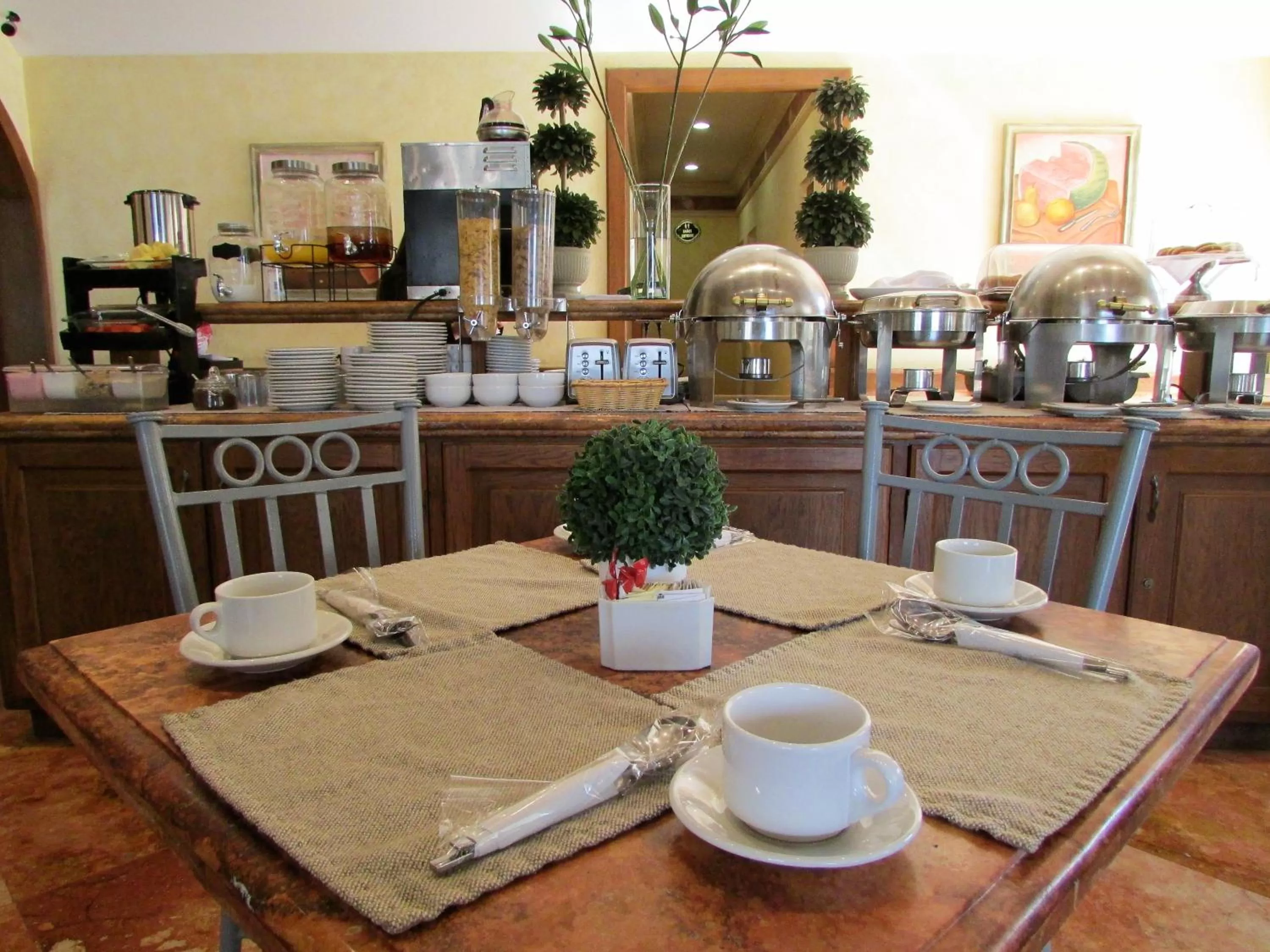 Breakfast in Best Western Hotel Posada Del Rio Express