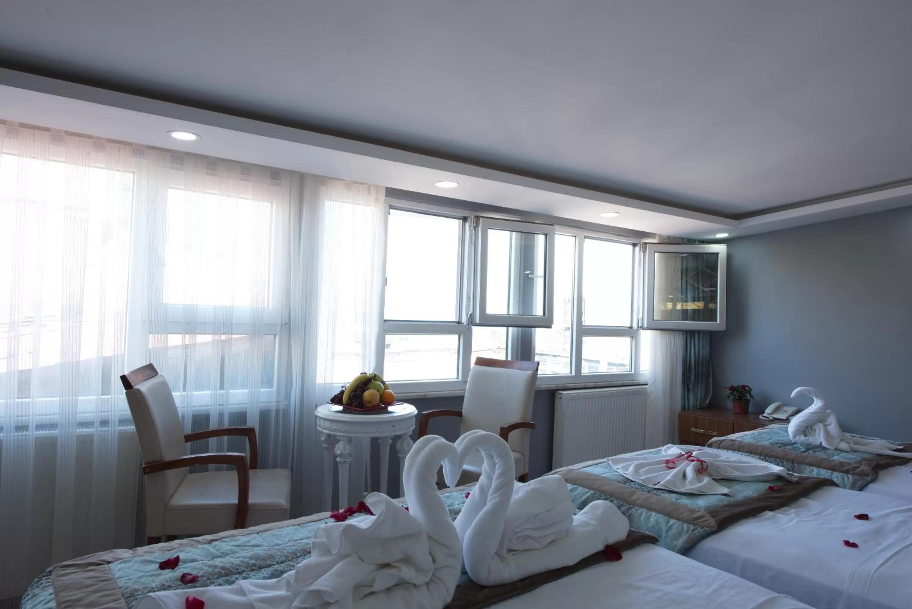 Meals, Bed in Istanbul Sirkeci Hotel