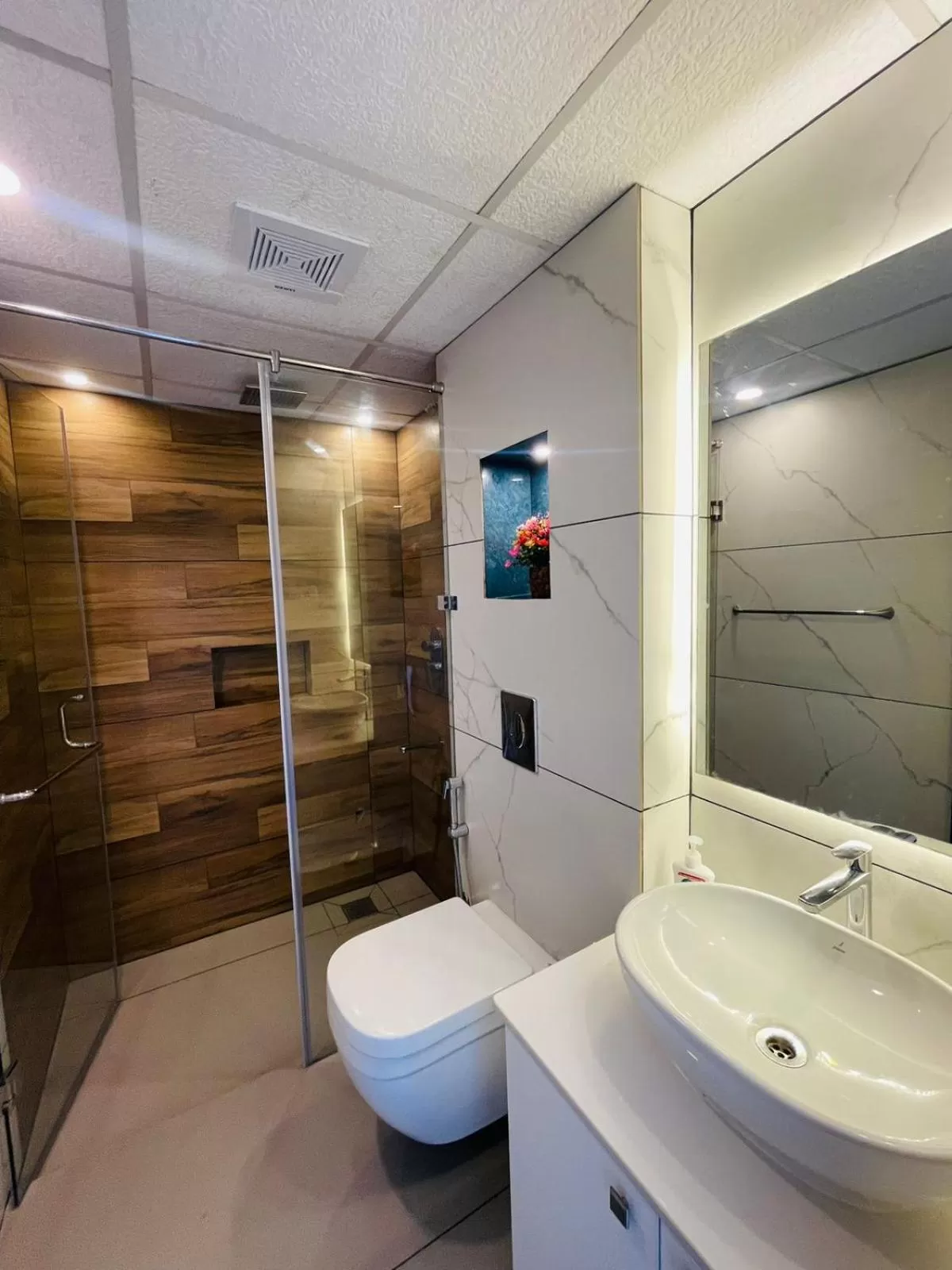 Bathroom in Garden Bay Resort