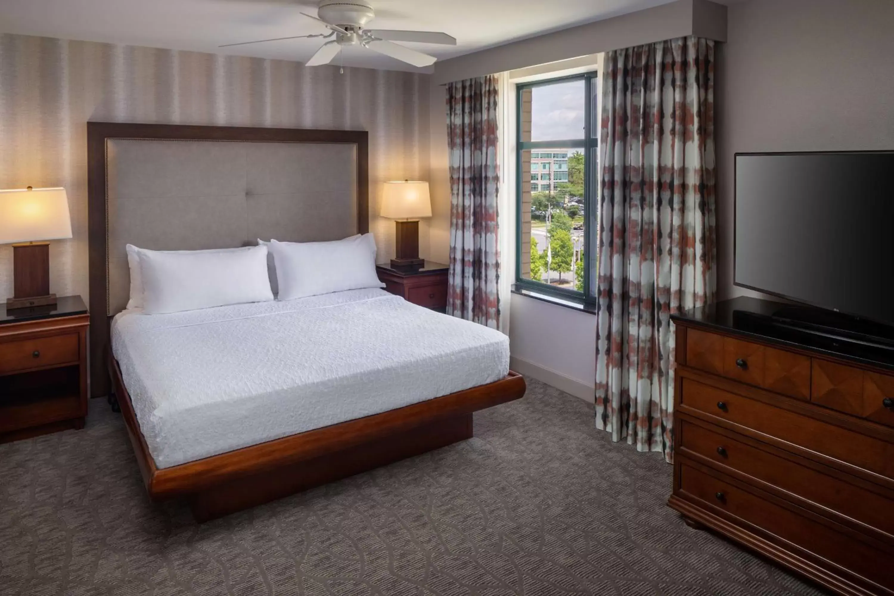 Bed in Homewood Suites by Hilton Rockville- Gaithersburg