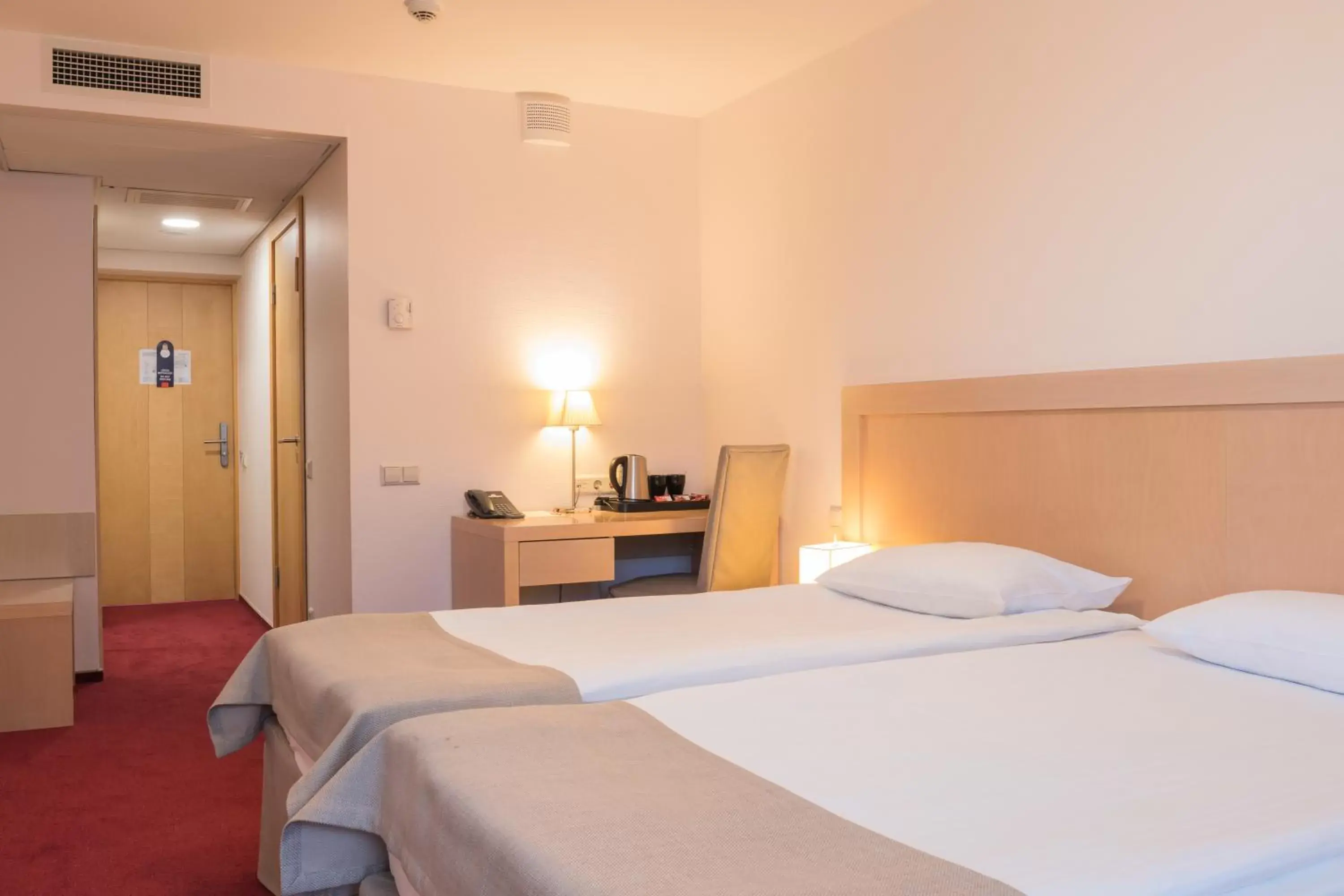 Bed in Riga Islande Hotel with FREE Parking