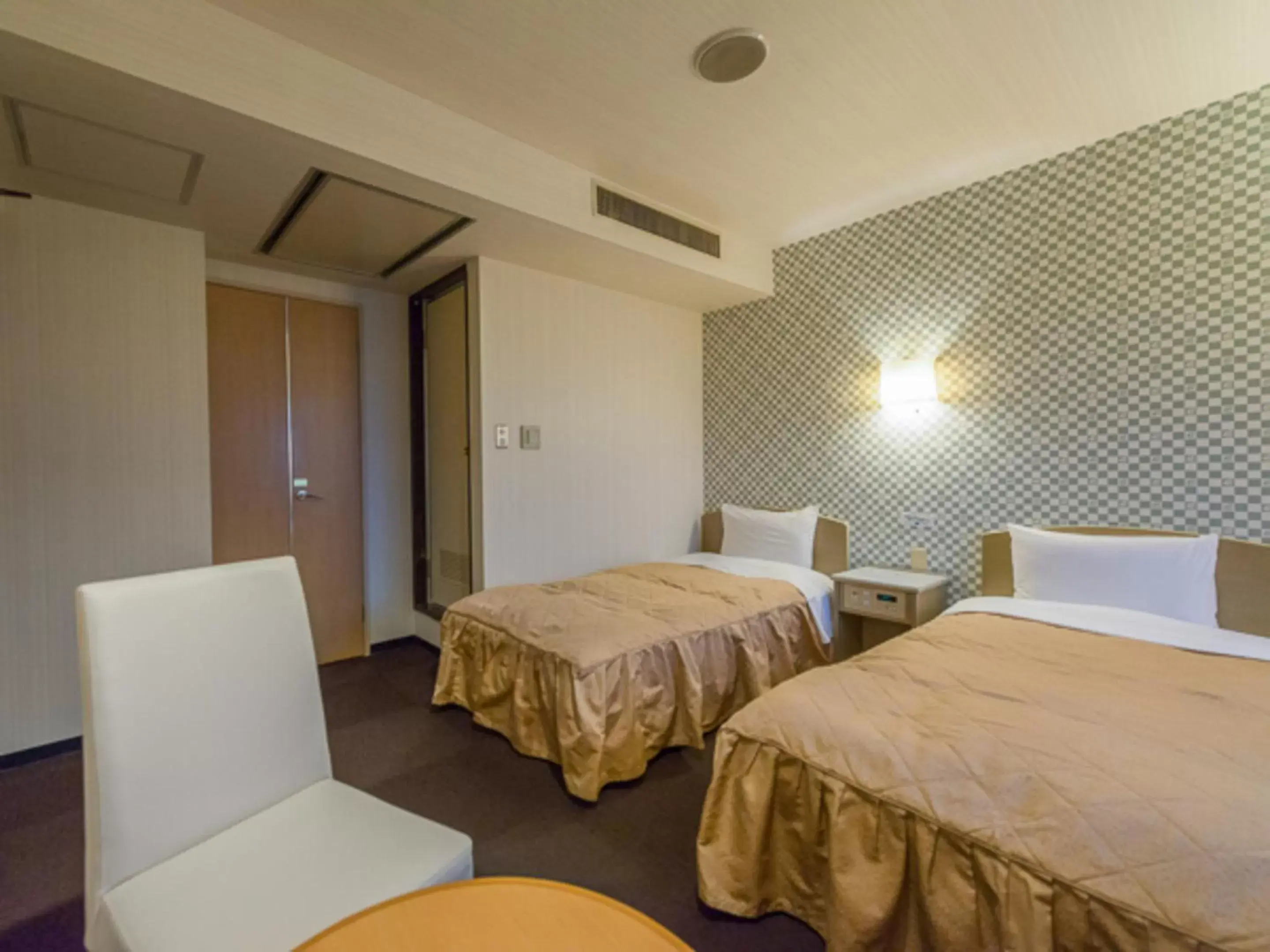 Photo of the whole room, Bed in HOTEL LiVEMAX Kofu