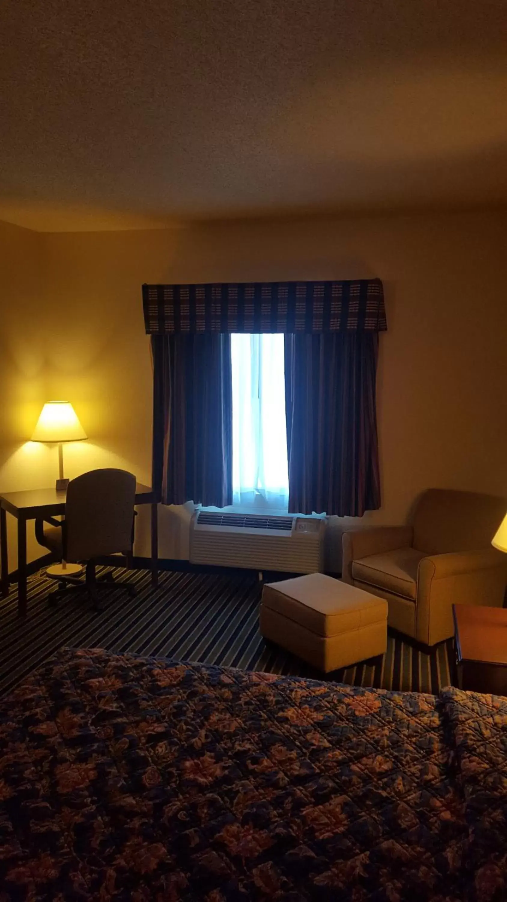 Bedroom, Seating Area in The Rutledge Inn