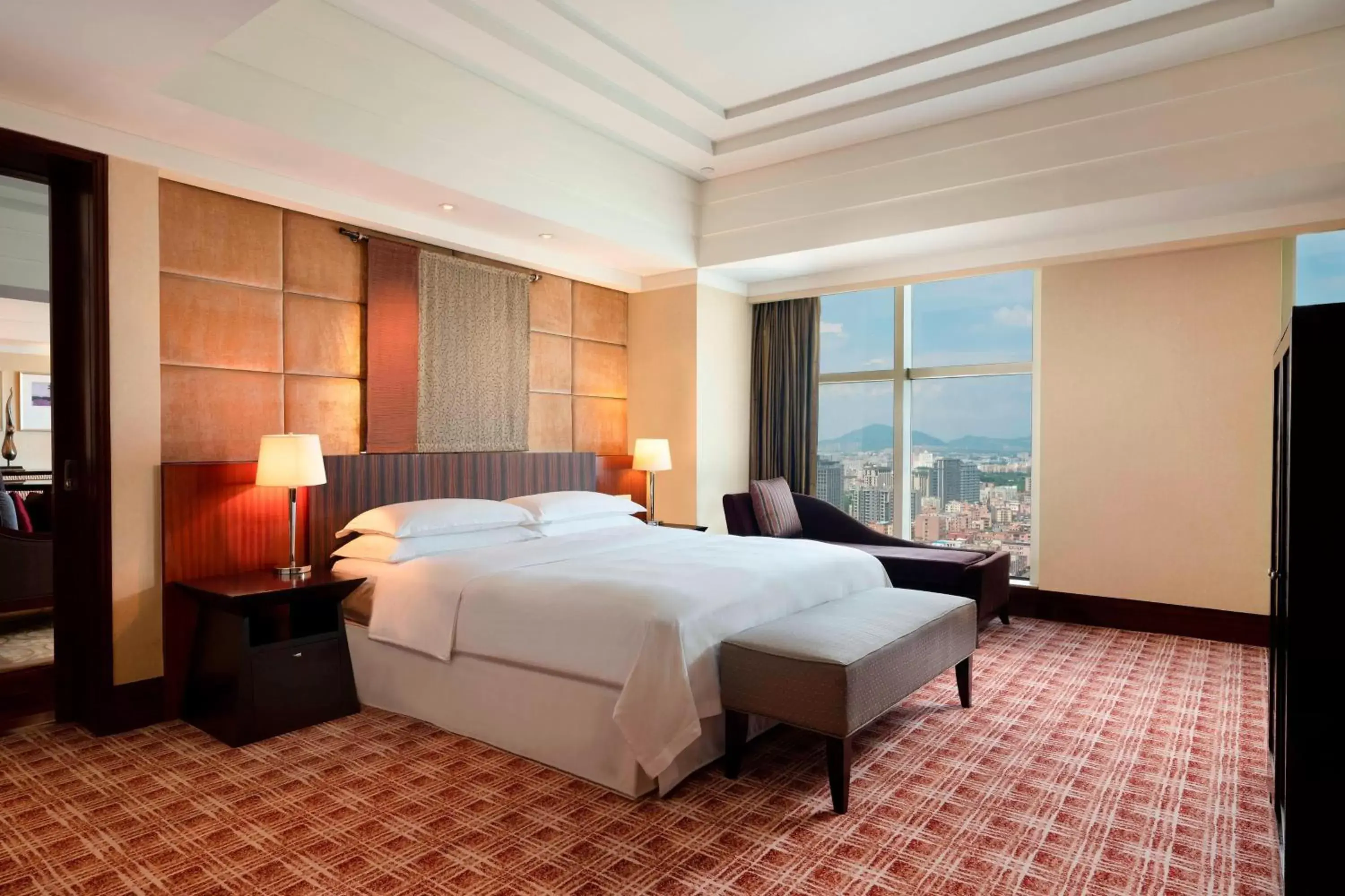 Bedroom, Bed in Sheraton Dongguan Hotel