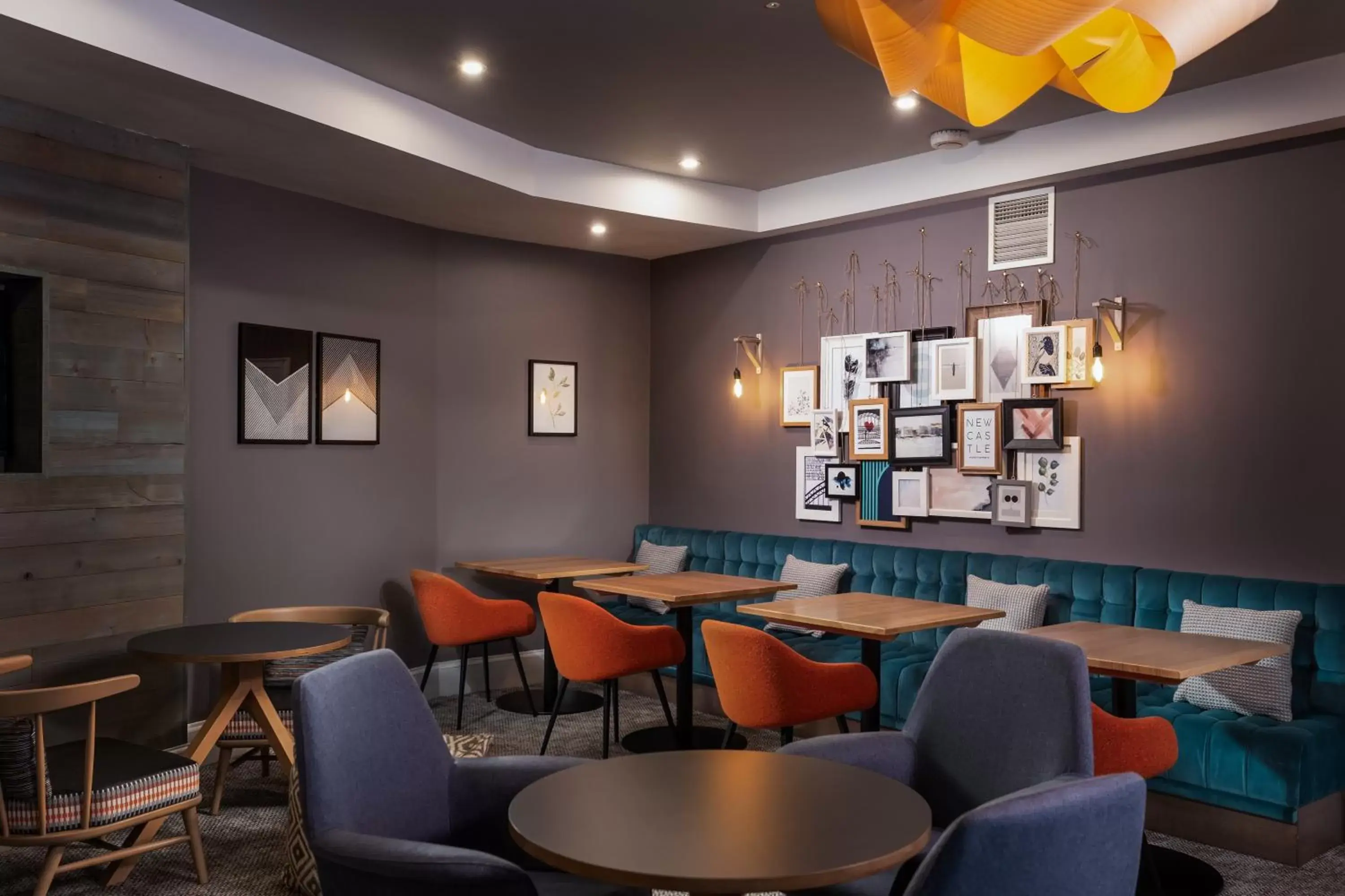 Lobby or reception, Restaurant/Places to Eat in Staybridge Suites Newcastle, an IHG Hotel