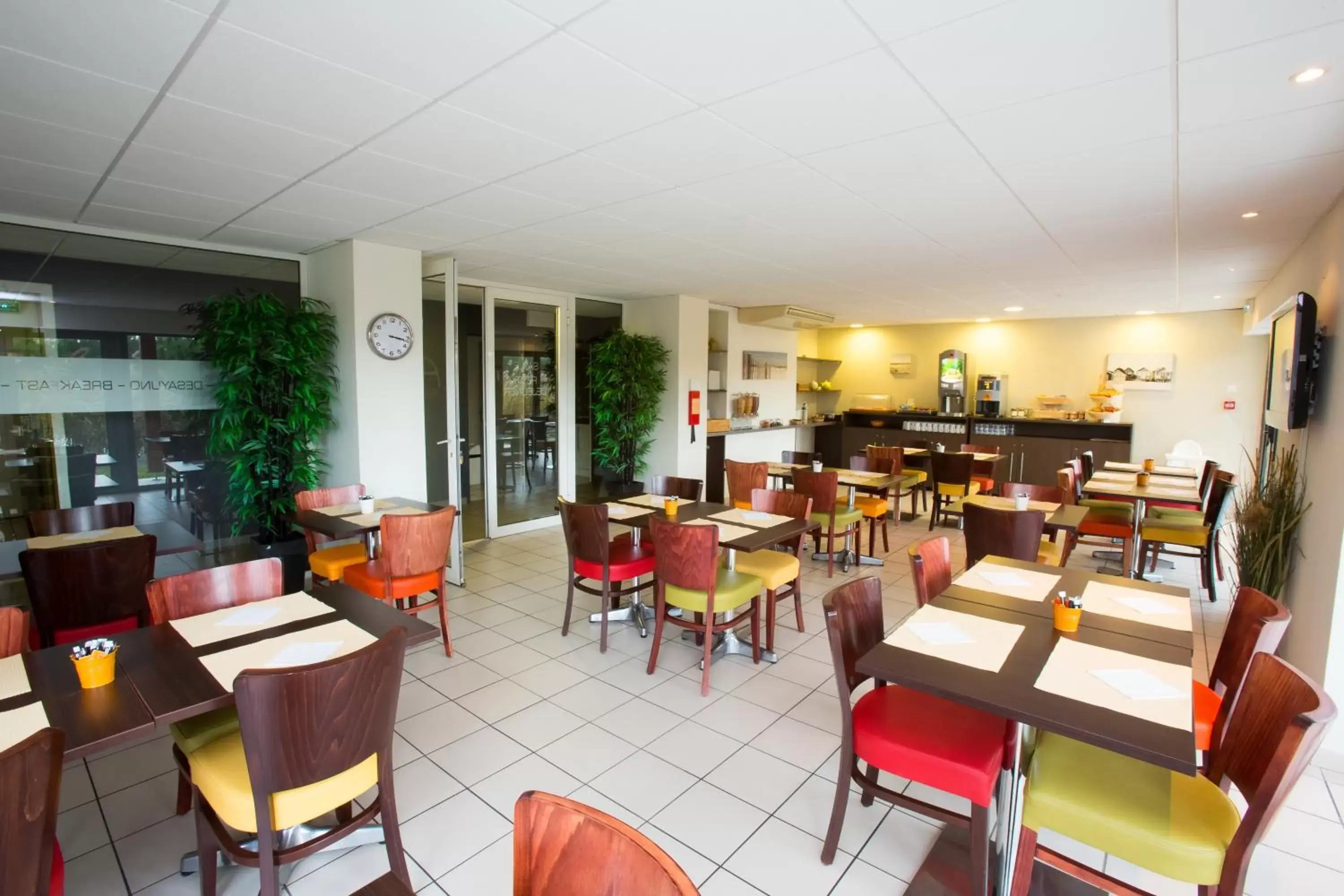 Restaurant/places to eat in All Suites Appart Hôtel - Bassin d'Arcachon - Dune du Pilat Restaurant/places to eat in All Suites Appart Hôtel - Bassin d'Arcachon - Dune du Pilat