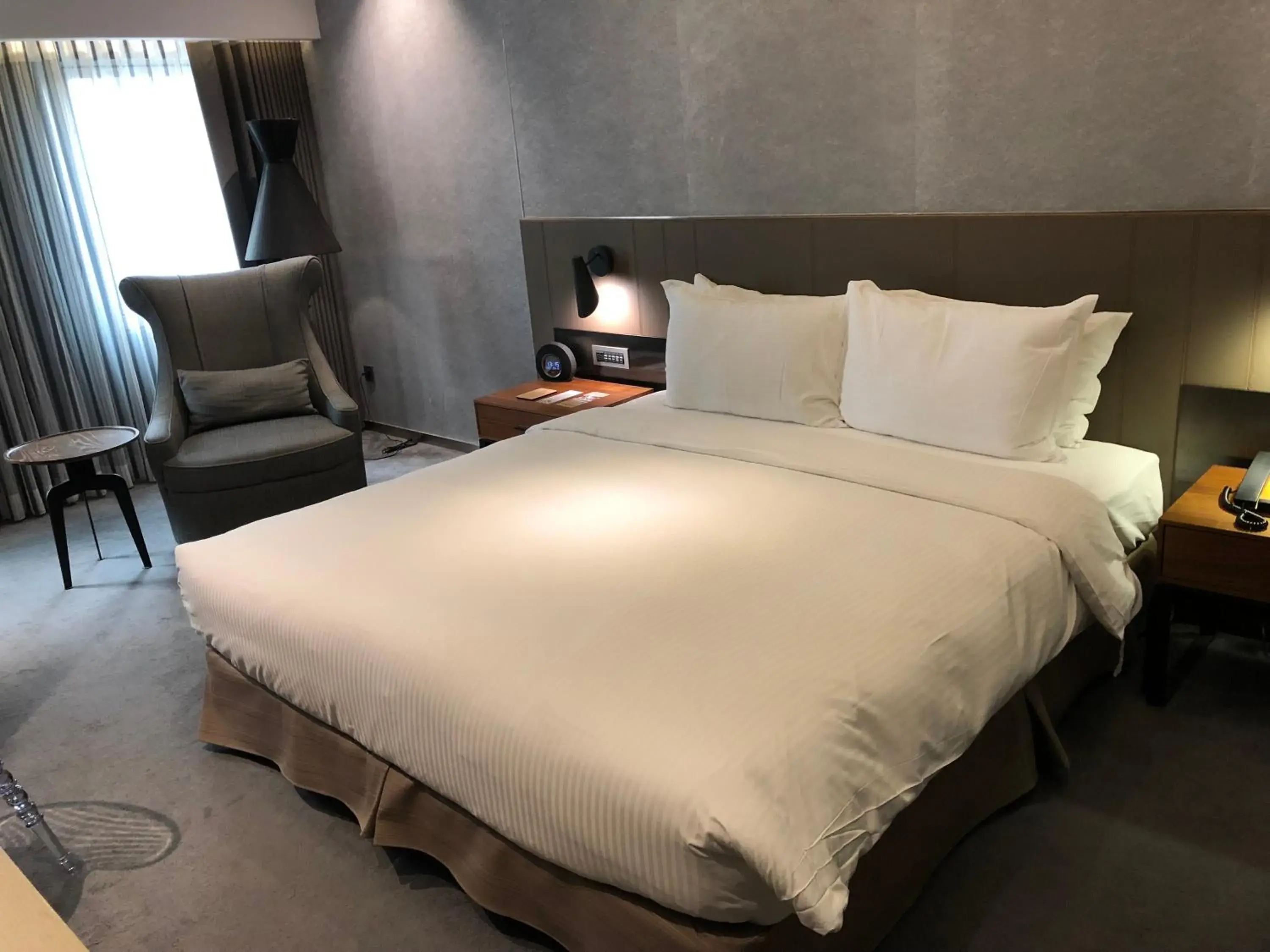 Photo of the whole room, Bed in CHECK inn Taipei Nanjing
