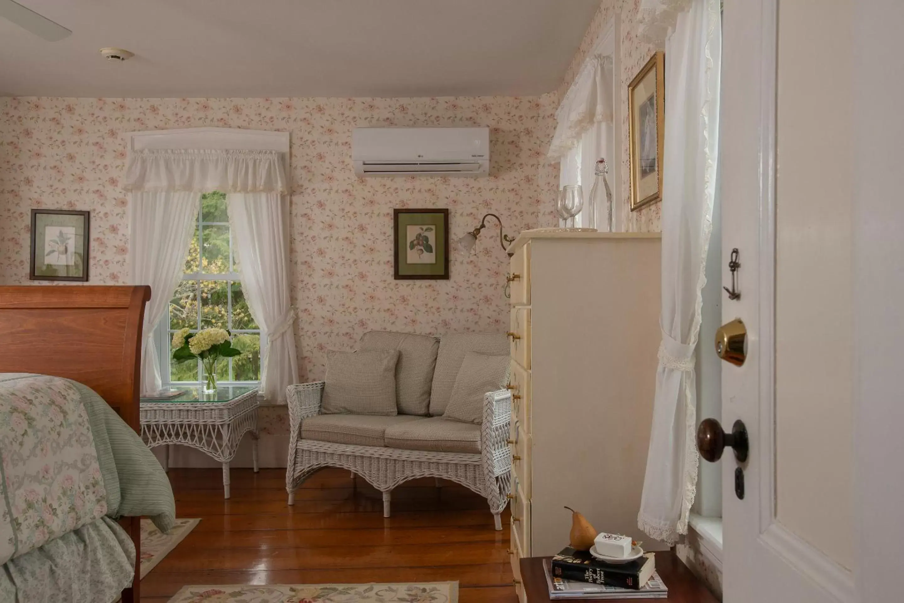 Seating Area in Camden Maine Stay Inn