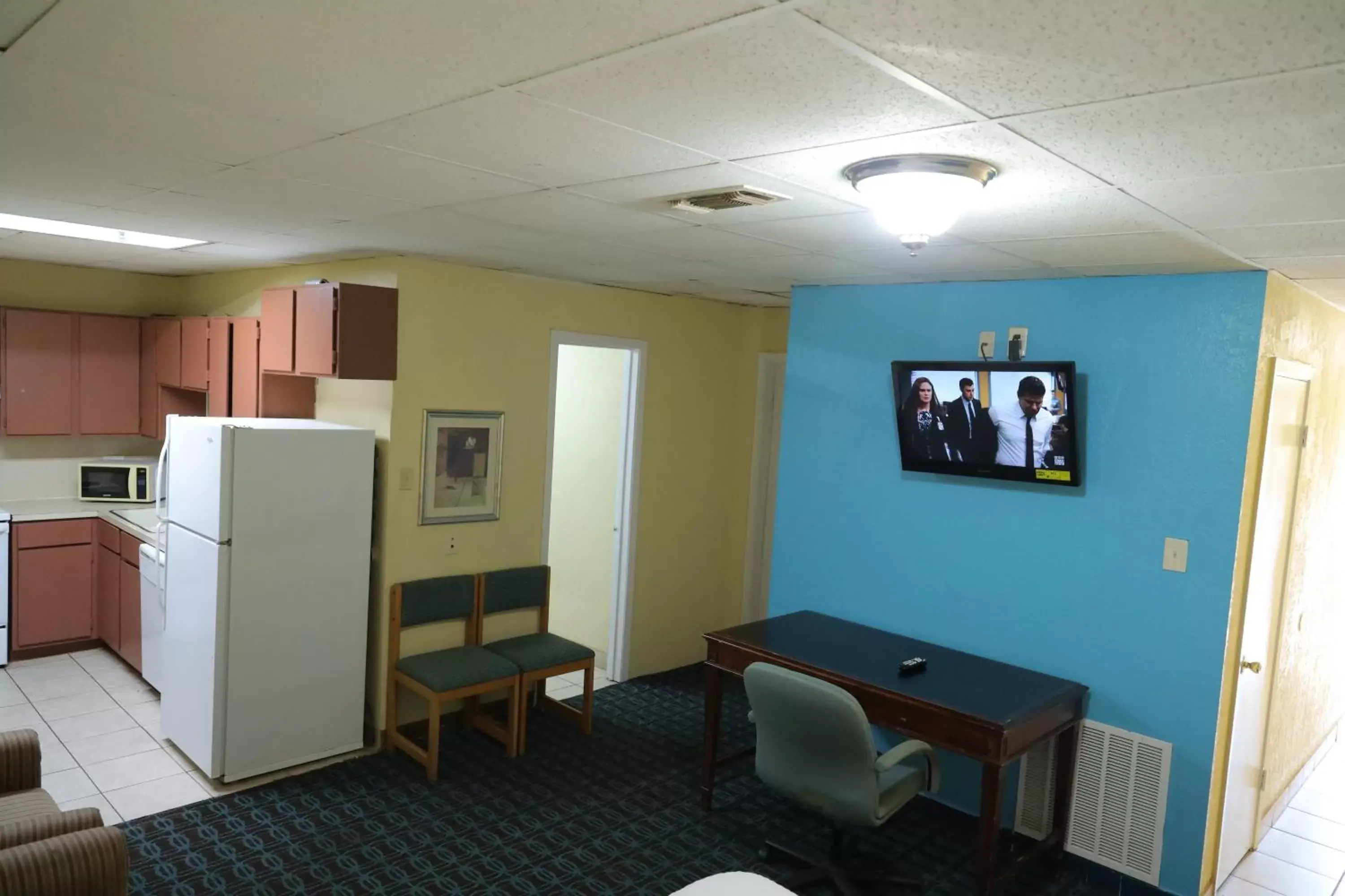 Dining Area in Extended Stay Motel - Snyder