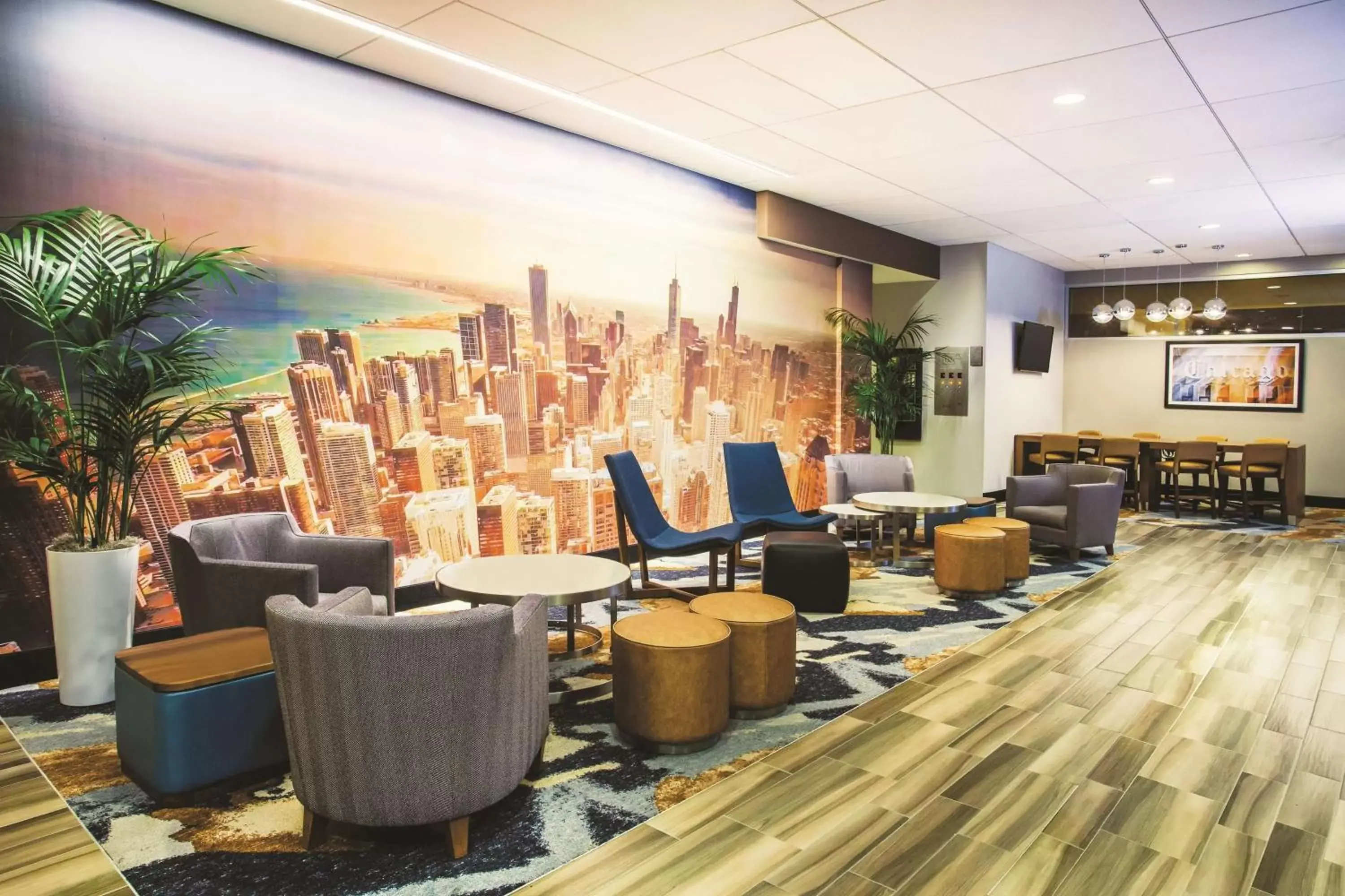 Lobby or reception in La Quinta by Wyndham Chicago Downtown Lobby or reception in La Quinta by Wyndham Chicago Downtown