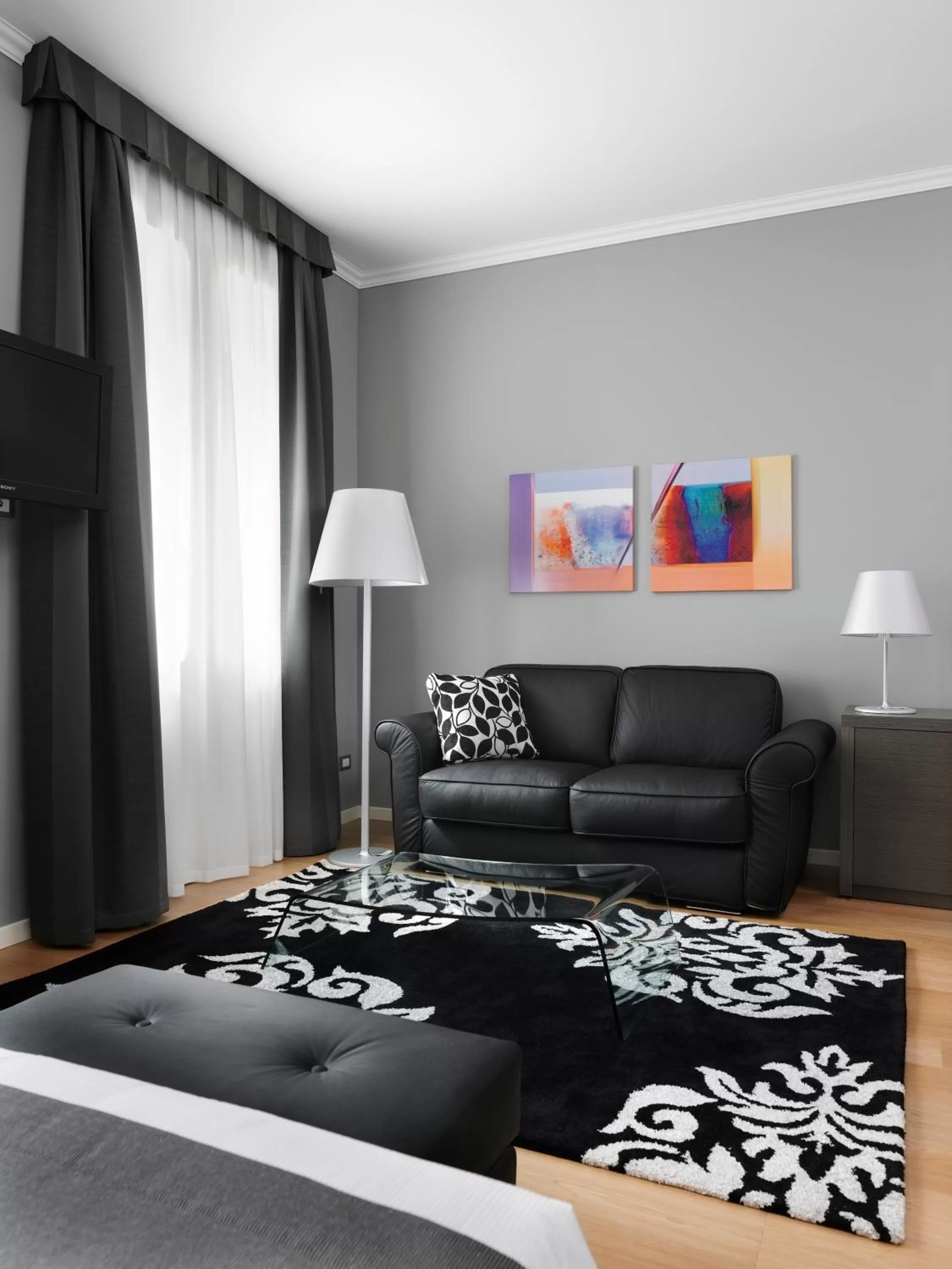 Seating area in Palace Suite