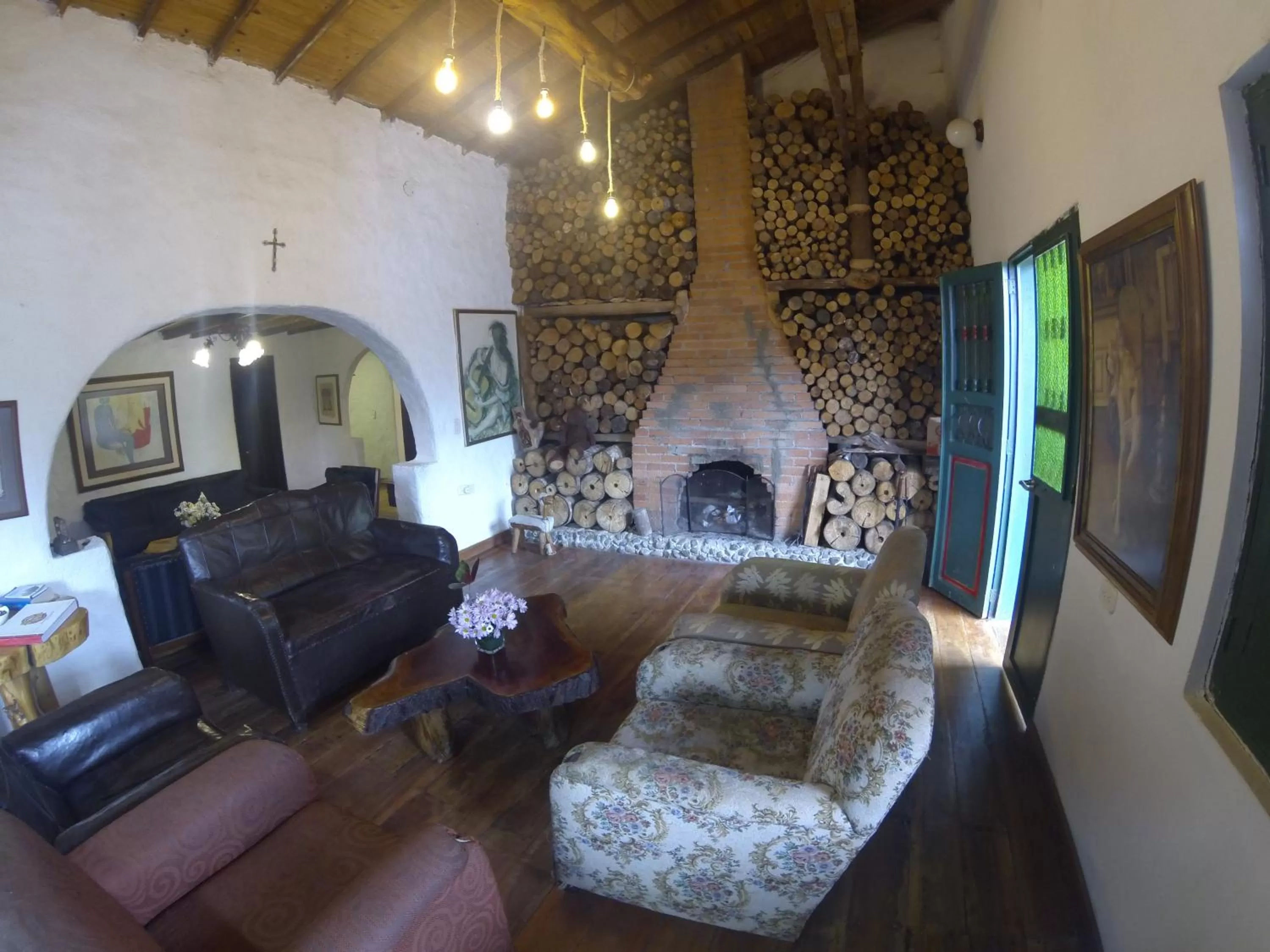 Communal lounge/ TV room in Finca Campestre La Adelita B&B