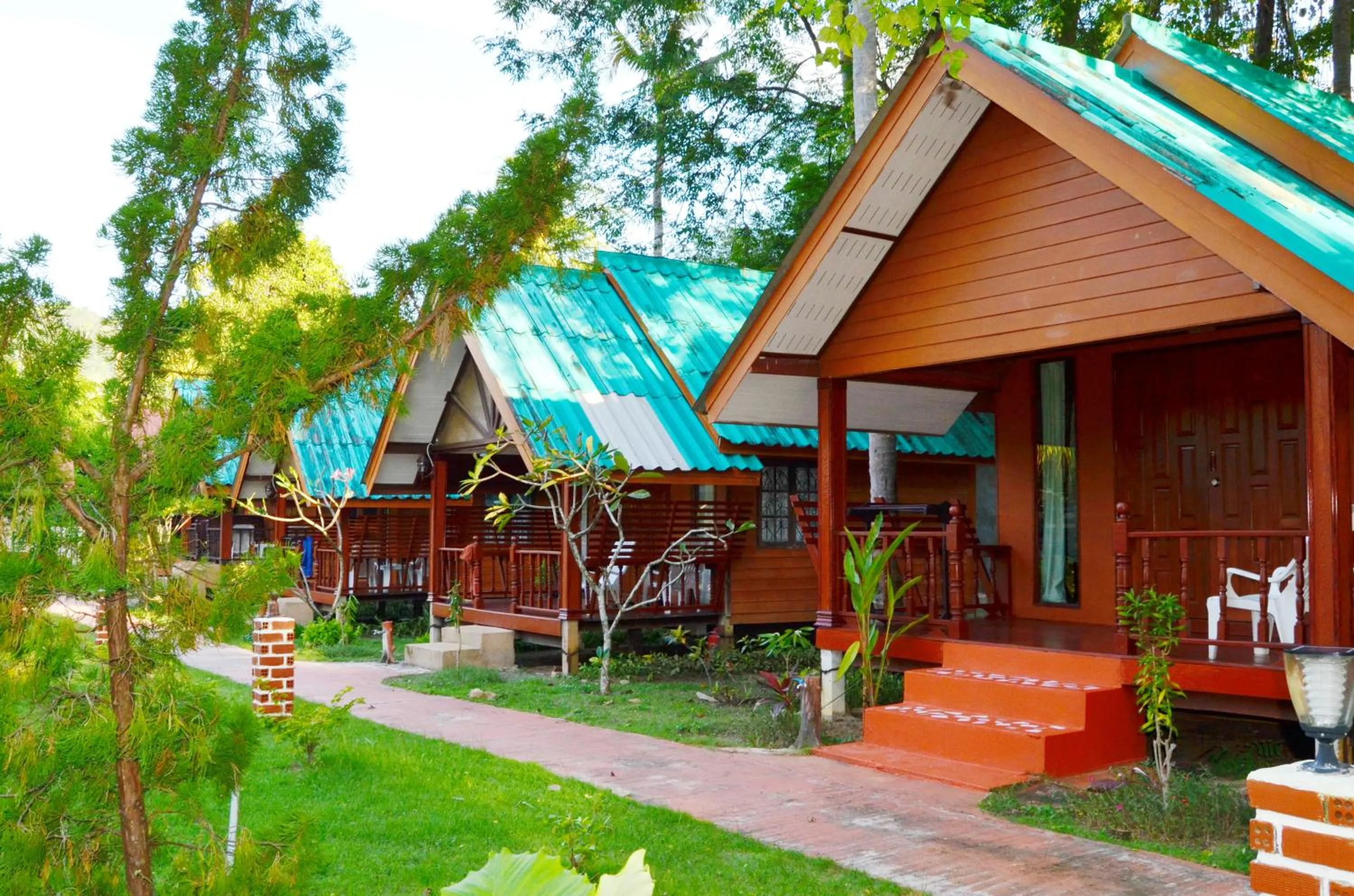 Garden in Sayang Beach Resort Koh Lanta