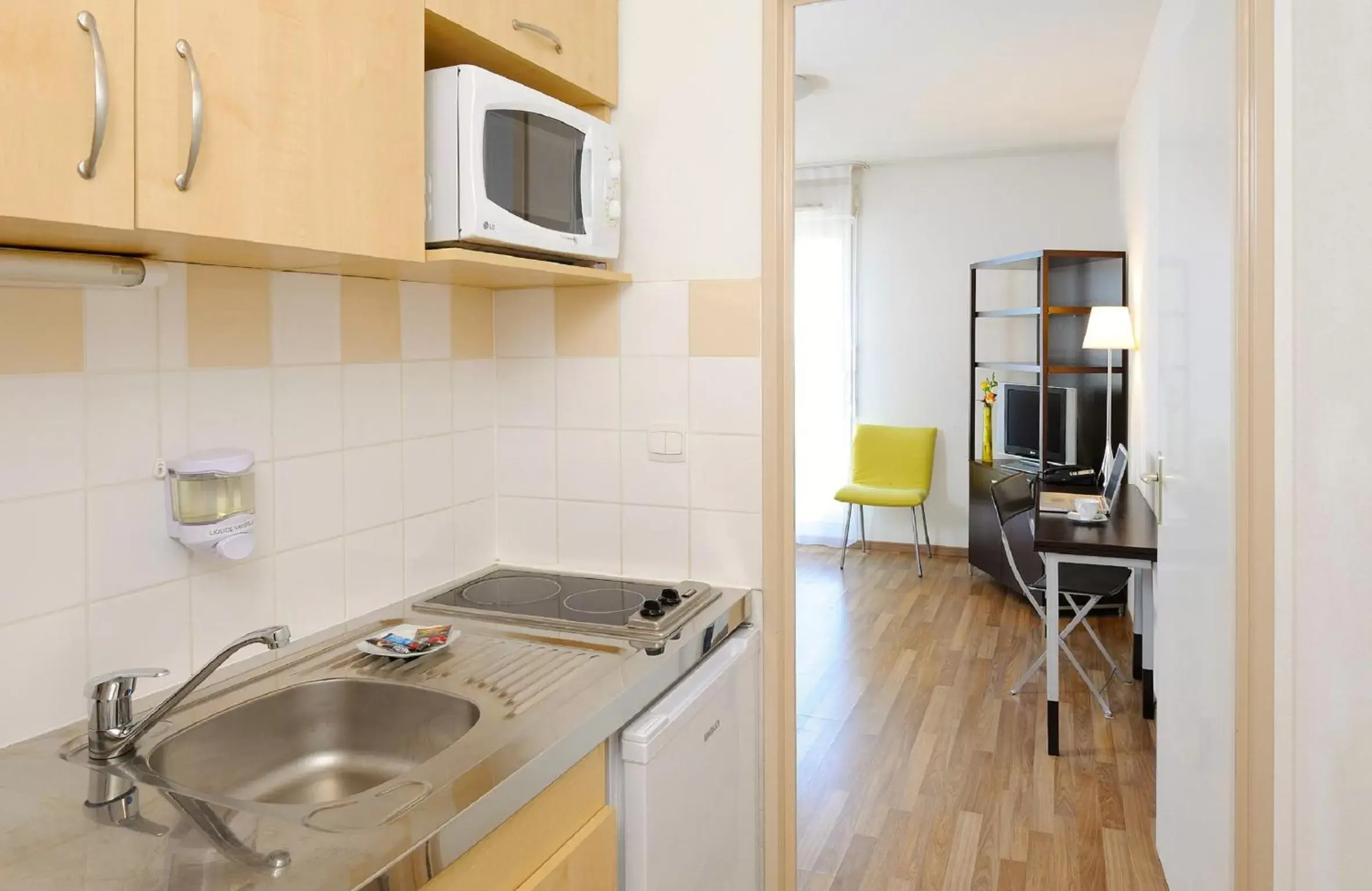 Kitchen or kitchenette, Kitchen/Kitchenette in Residhome Nancy Lorraine