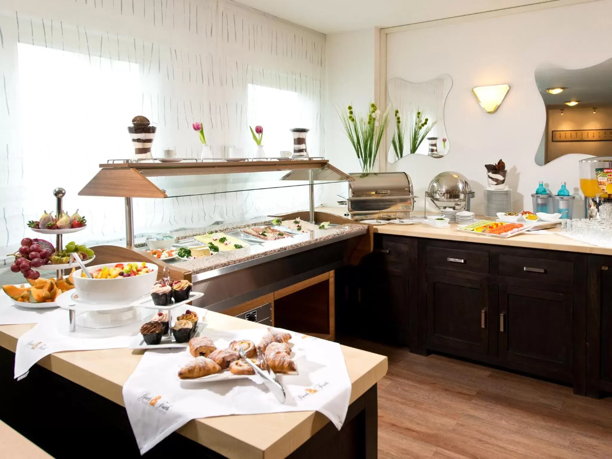 Food, Restaurant/Places to Eat in ACHAT Hotel Darmstadt Griesheim