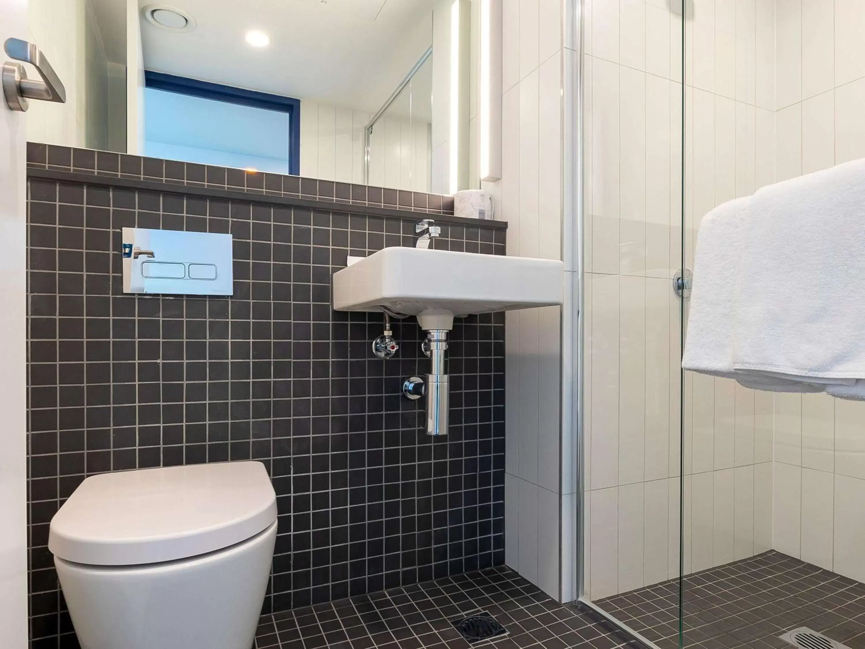 Toilet, Bathroom in ibis budget Sydney Airport