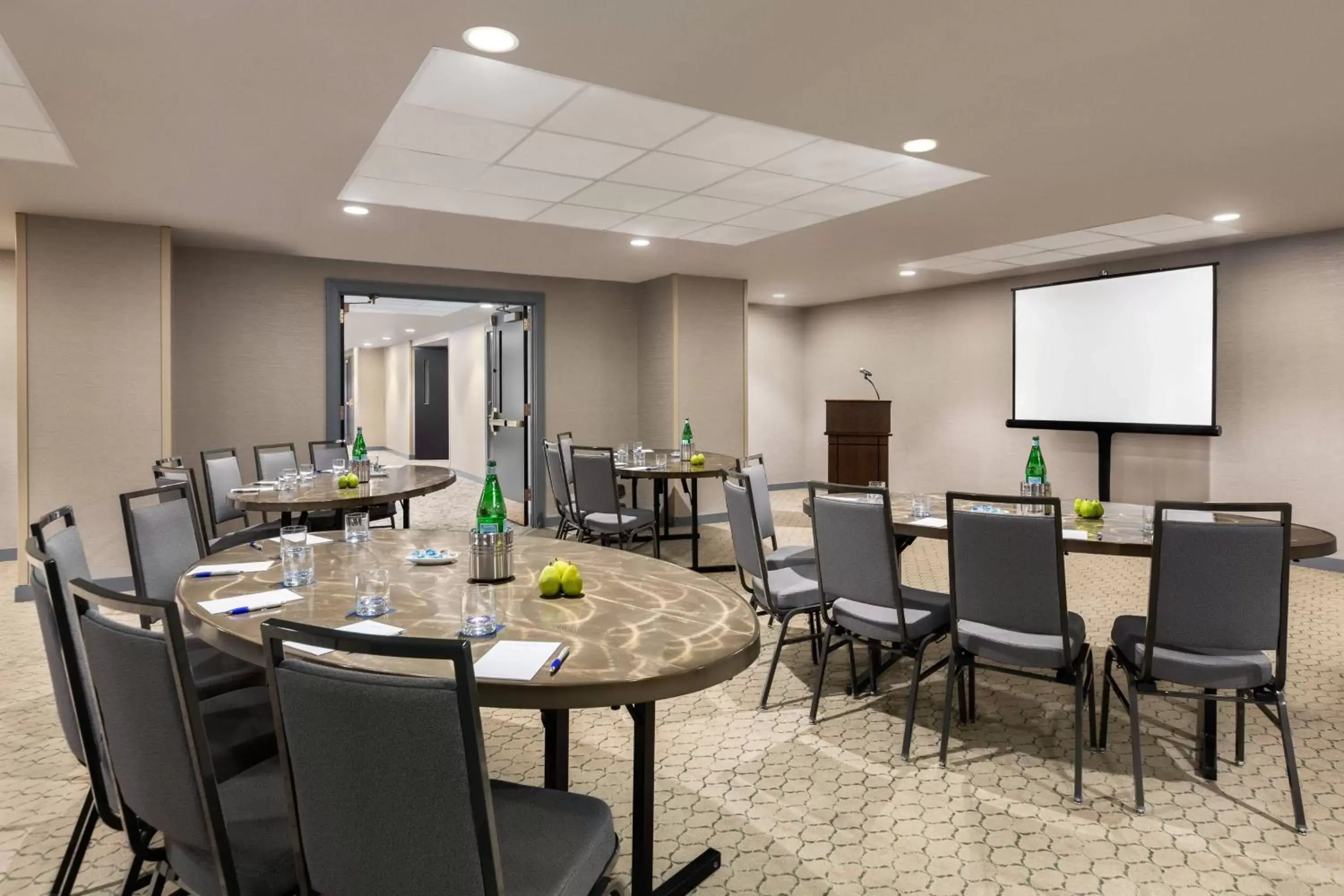 Meeting/conference room in Hotel Northland, Autograph Collection