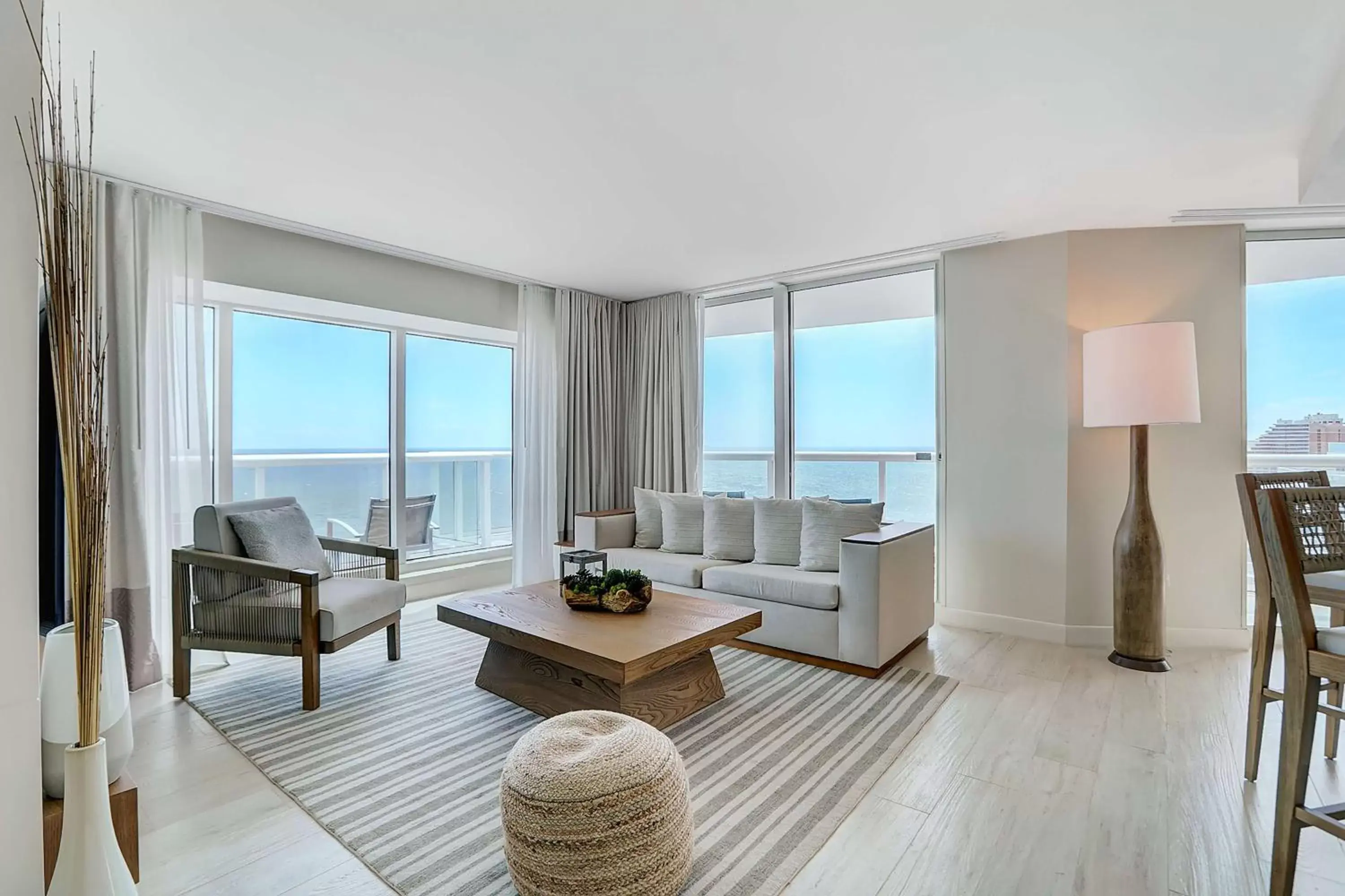 Living room, Sea View in Hilton Fort Lauderdale Beach Resort