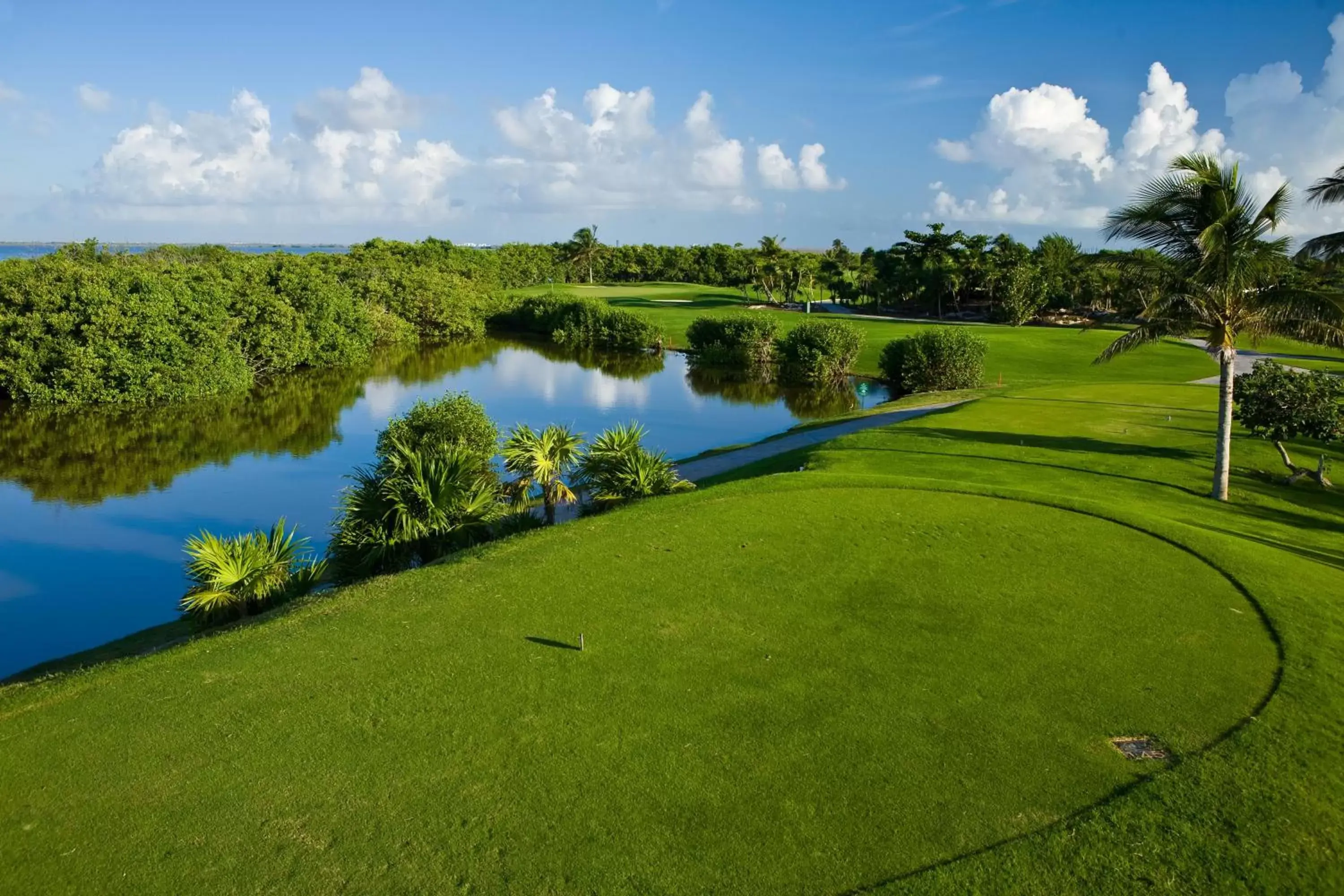 Golfcourse in Iberostar Selection Cancun