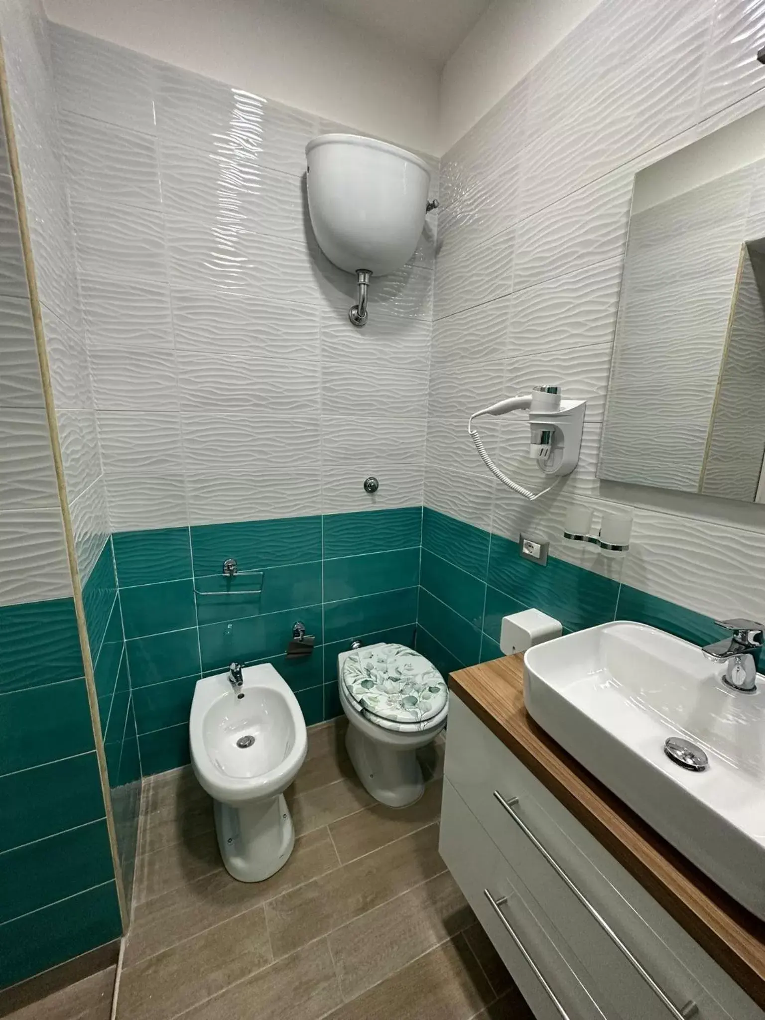 Shower, Bathroom in Napoli Centro - La Casa Di Sasà