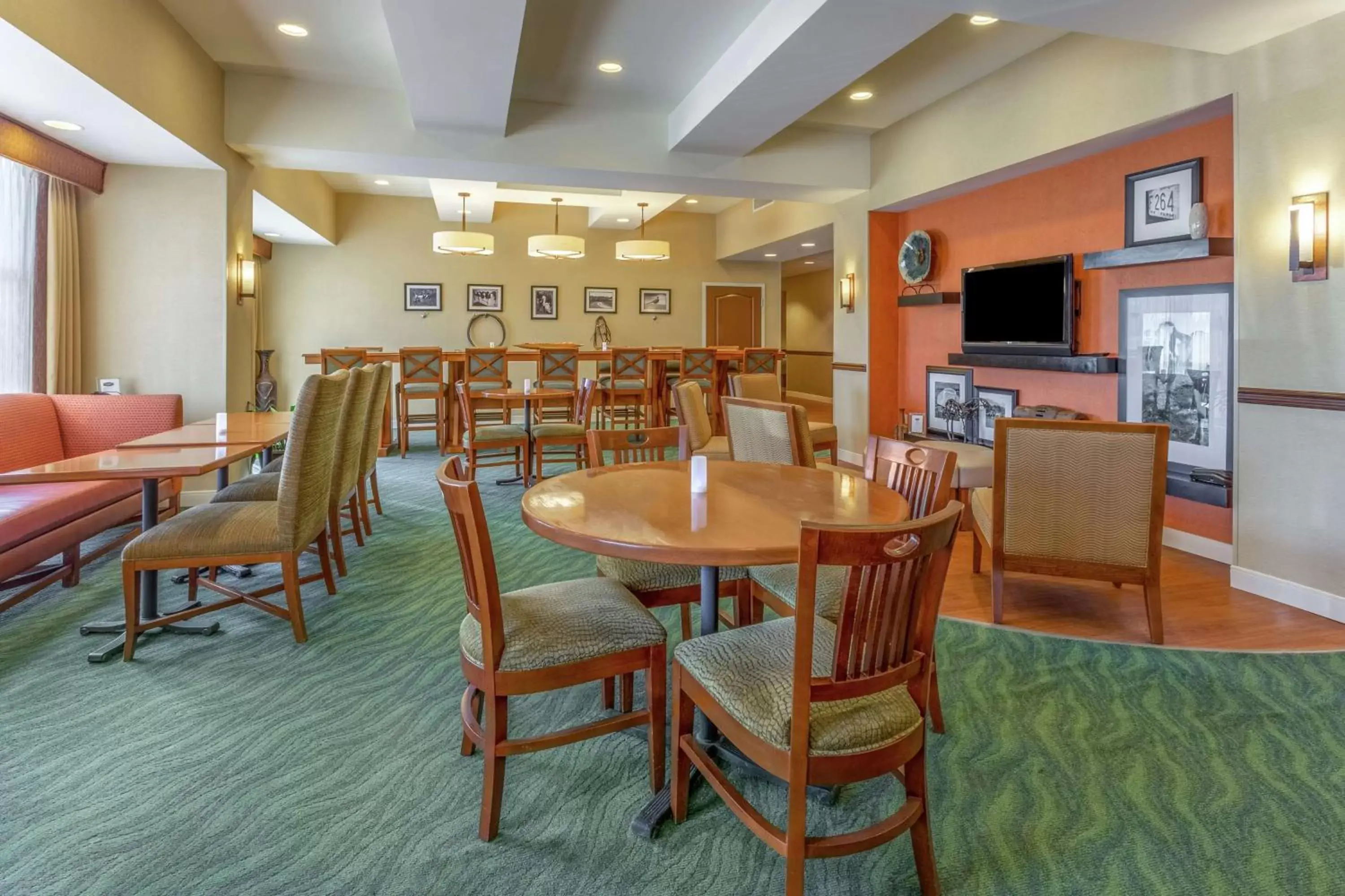 Lobby or reception, Restaurant/Places to Eat in Hampton Inn Okeechobee - Lake Okeechobee