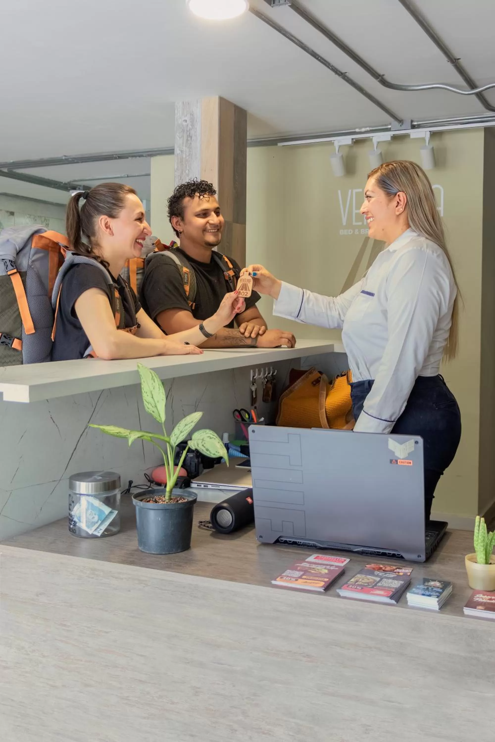 People in Ventiuna Hotel y Coliving
