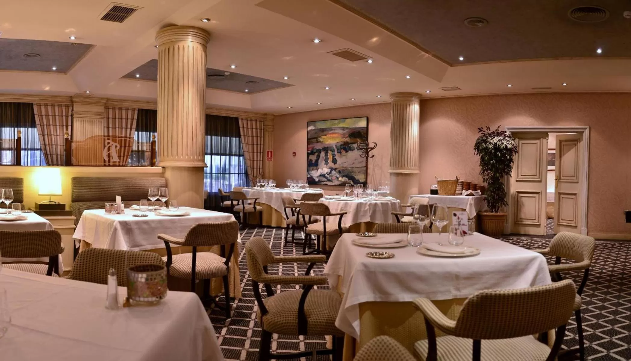 Food and drinks in Beatriz Toledo Auditorium & Spa