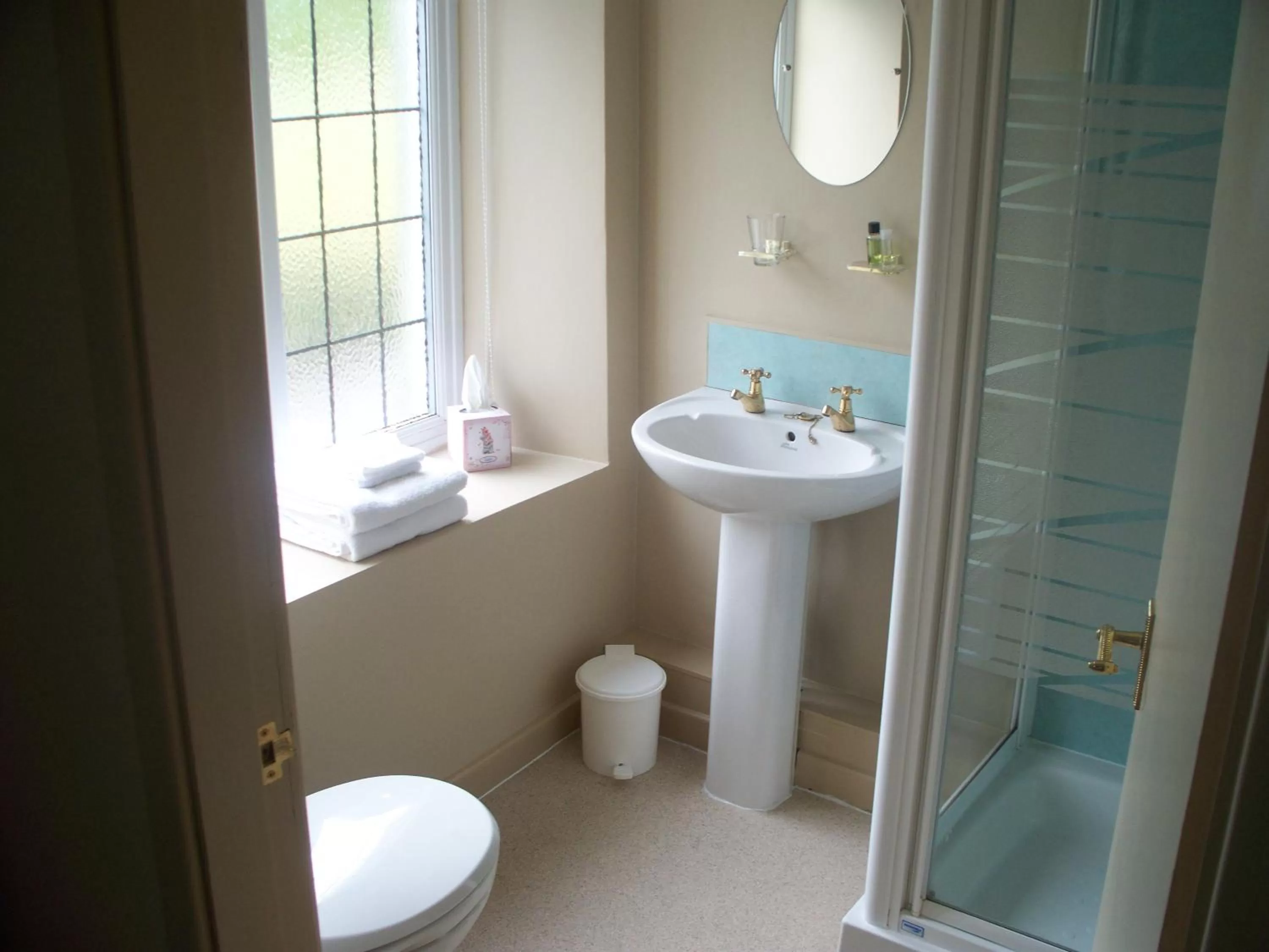 Bathroom in Anglers Arms