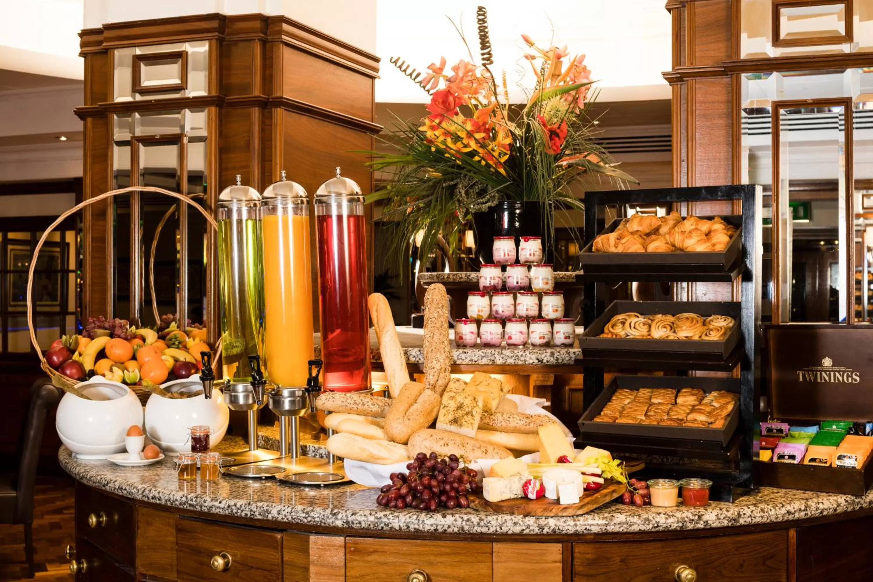 Breakfast in Copthorne Tara Hotel London Kensington