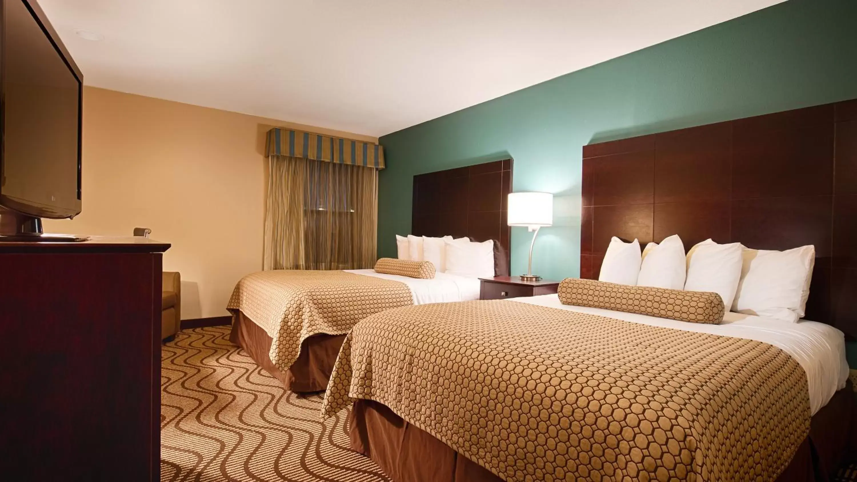 Bedroom, Bed in Best Western Plus Lonoke Hotel