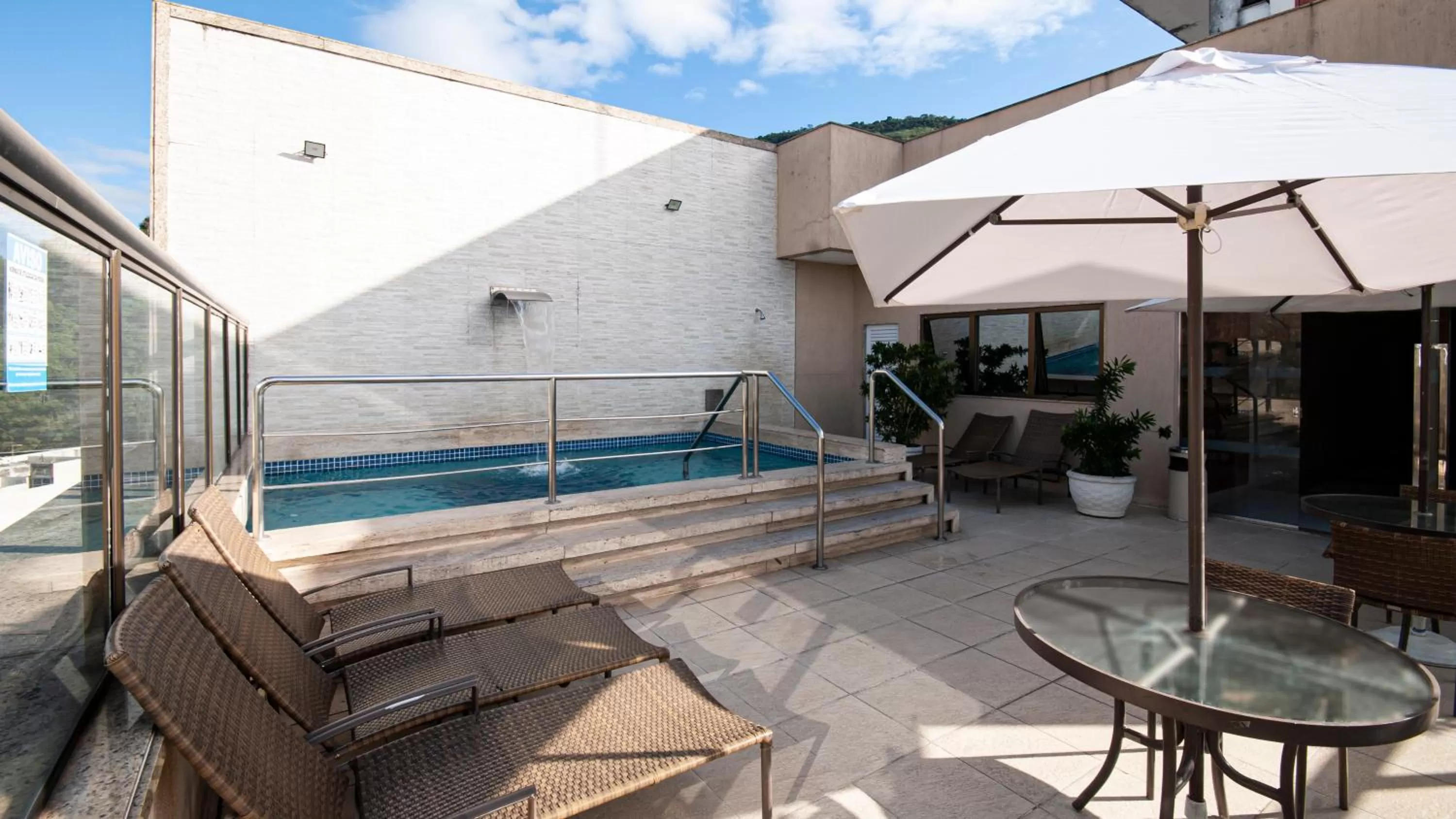 Swimming pool in Hotel Atlântico Rio