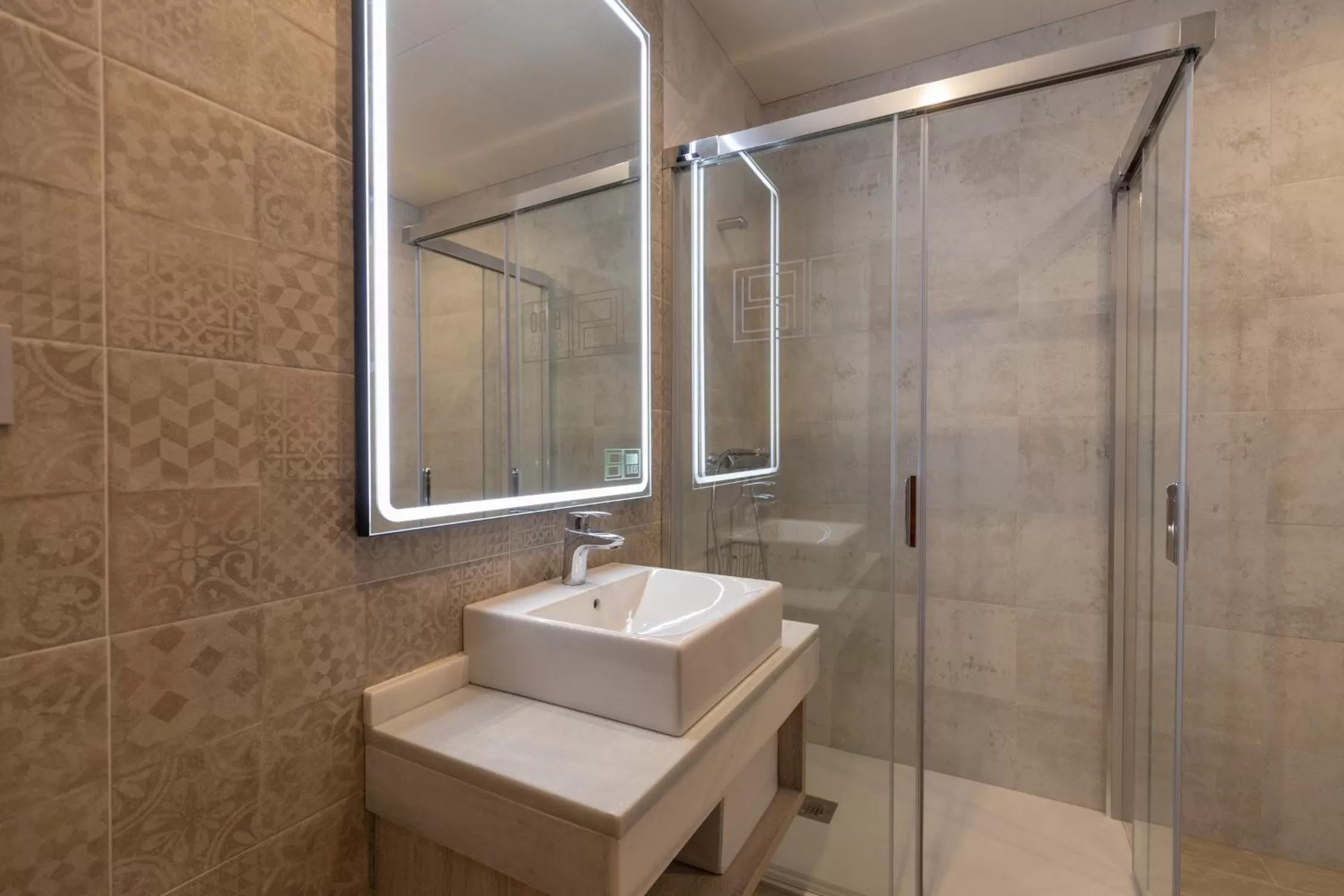 Bathroom in BiBo Suites San Agustín