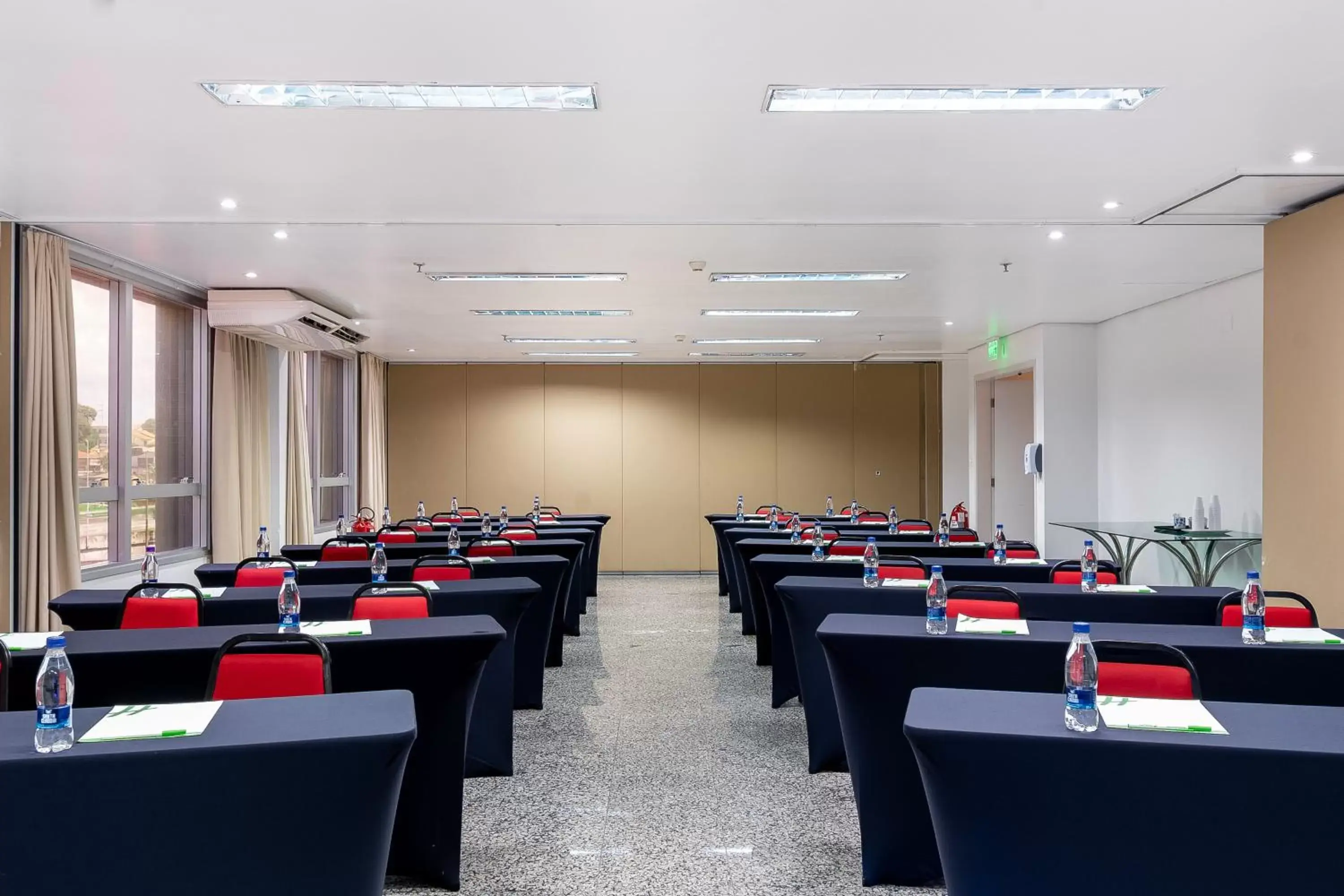 Meeting/conference room in Holiday Inn Manaus, an IHG Hotel