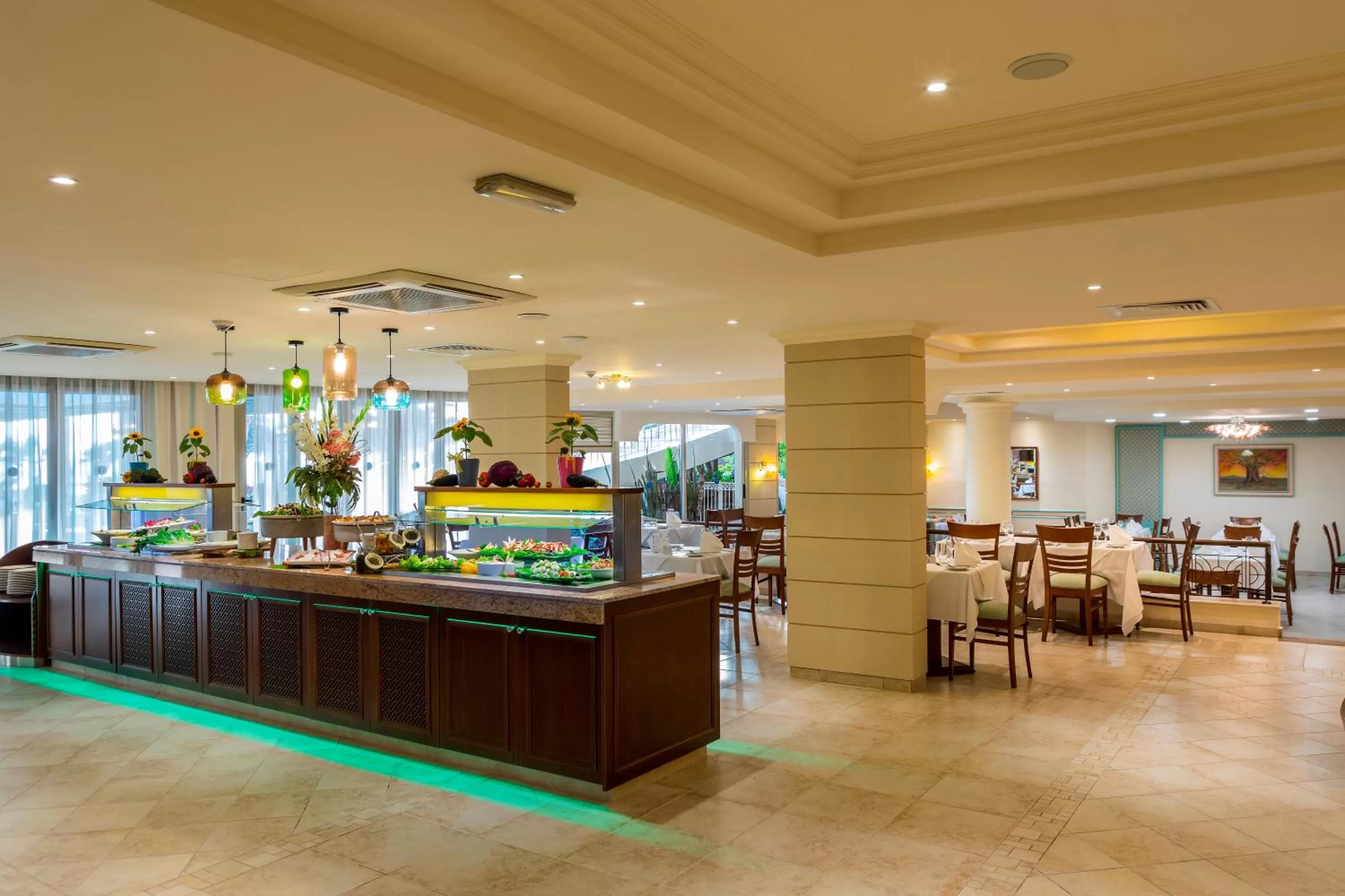 Restaurant/places to eat in Aquamare Beach Hotel & Spa