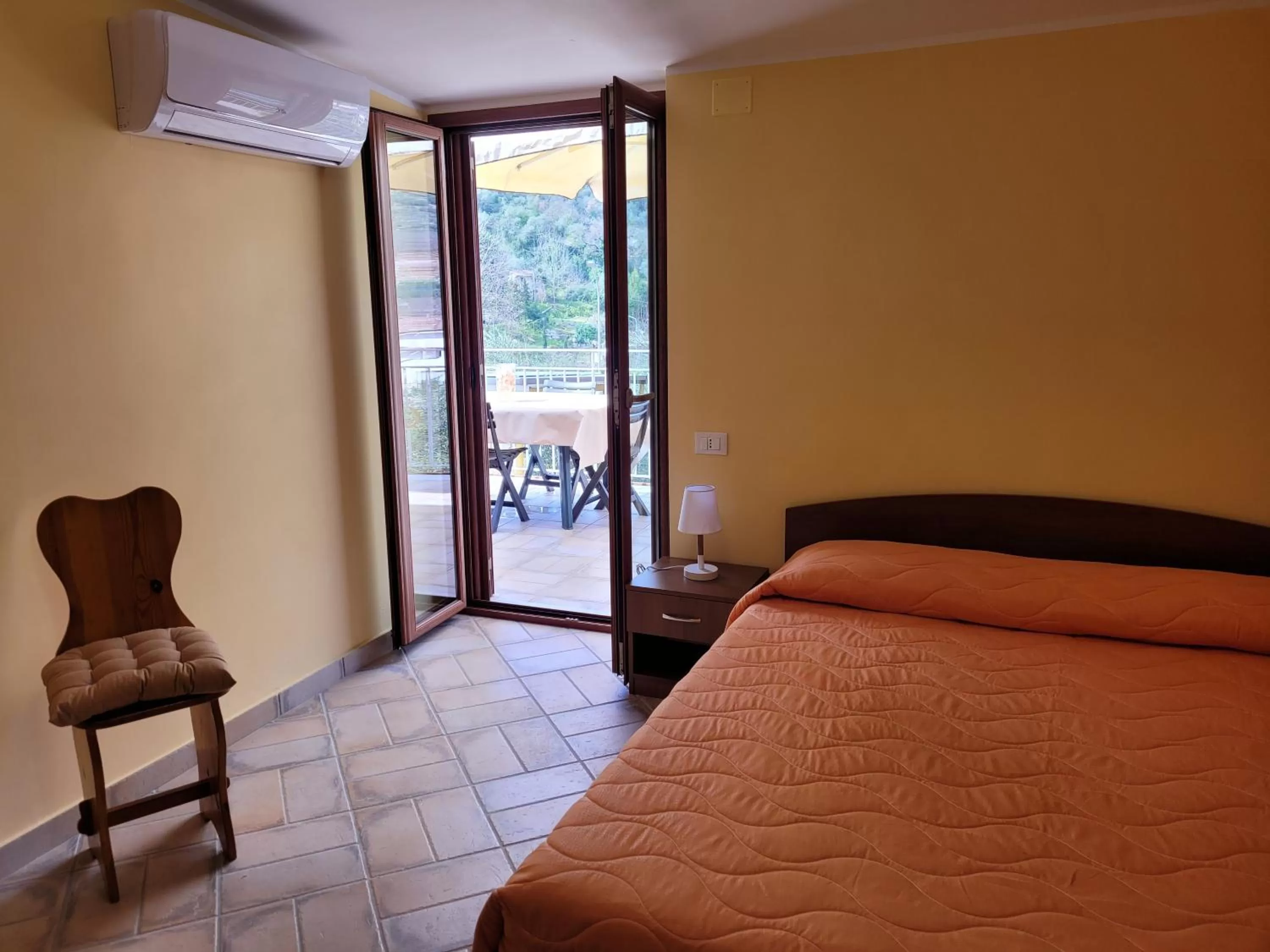 Alloggio turistico Magnifico Alessandro Valle Bernardo 04025 Lenola nei pressi di Fondi LT