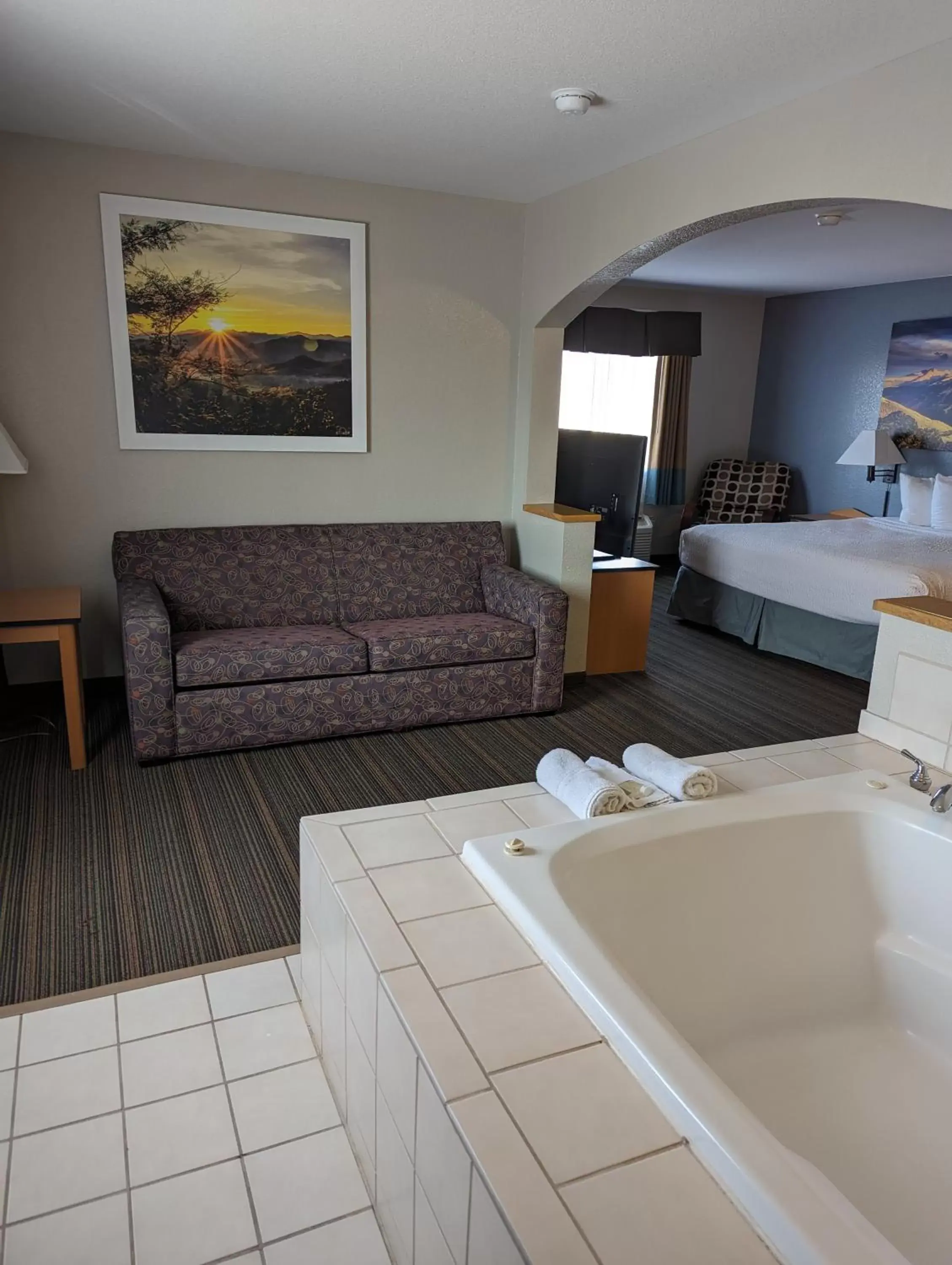 Bath in Days Inn & Suites by Wyndham Castle Rock