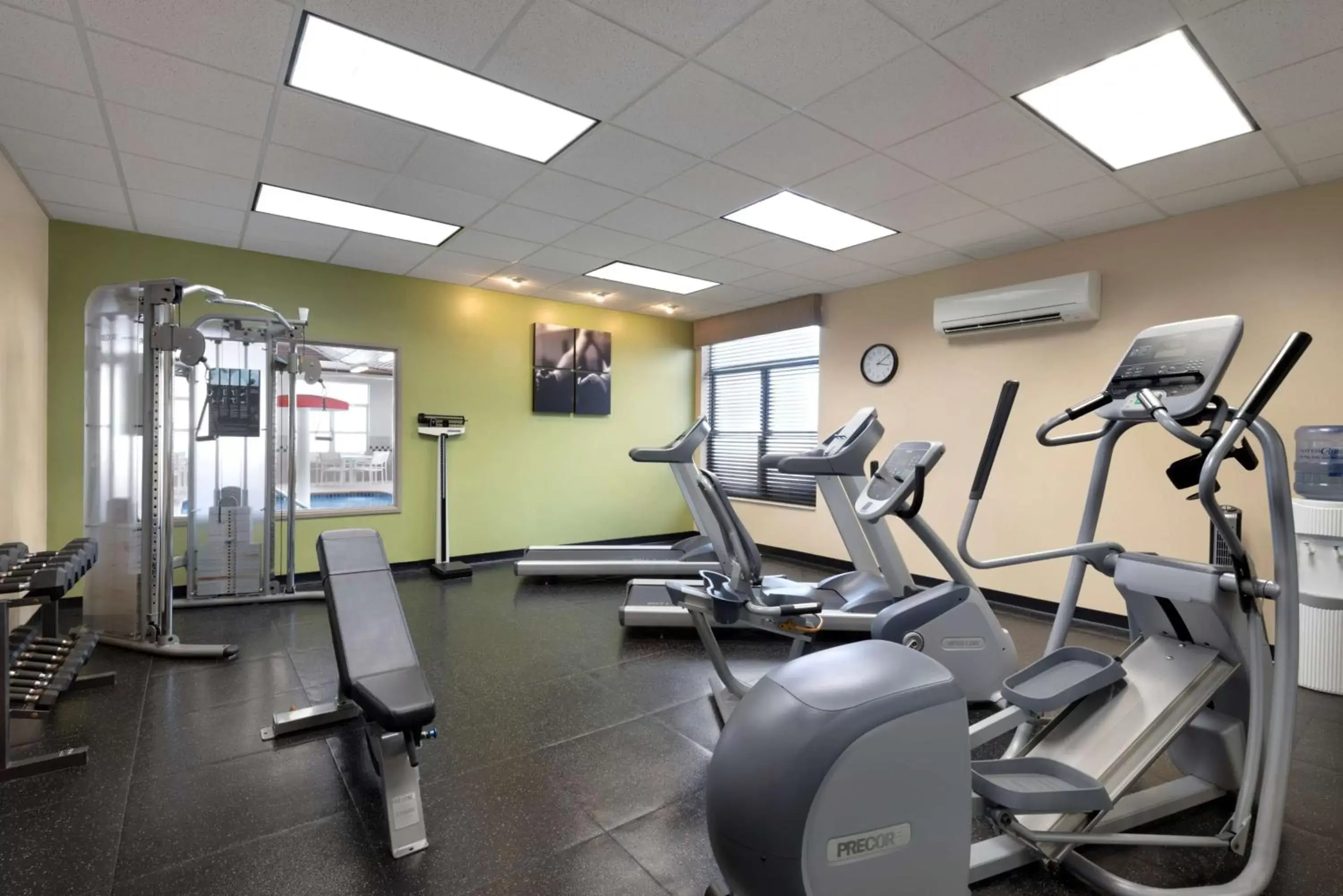 Activities, Fitness Center/Facilities in Country Inn & Suites by Radisson, Houghton, MI