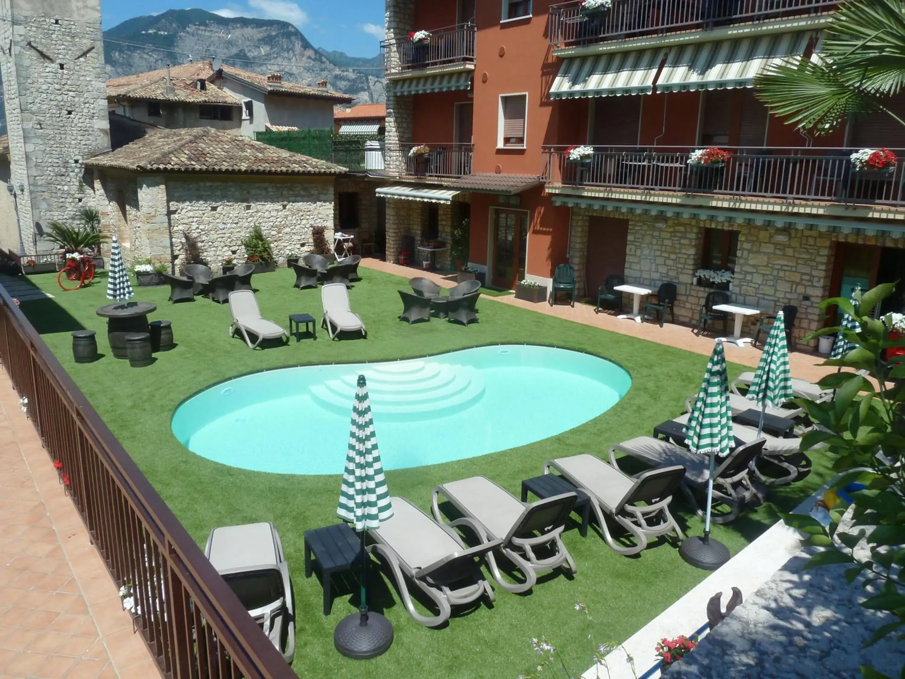 Garden, Pool View in Albergo Casa Este