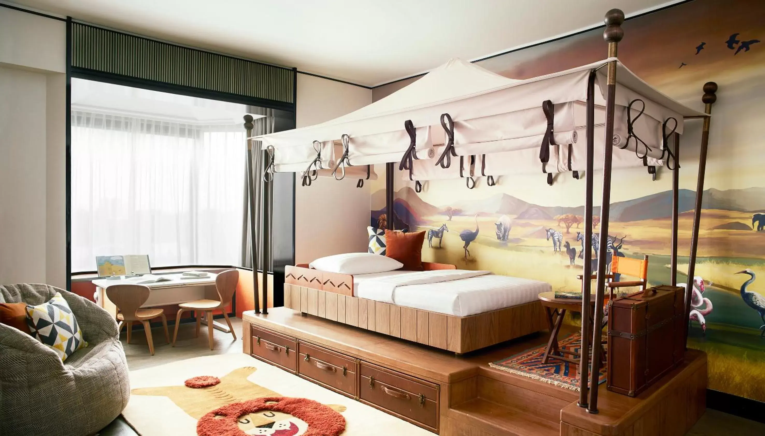 Bedroom in Shangri-La Singapore
