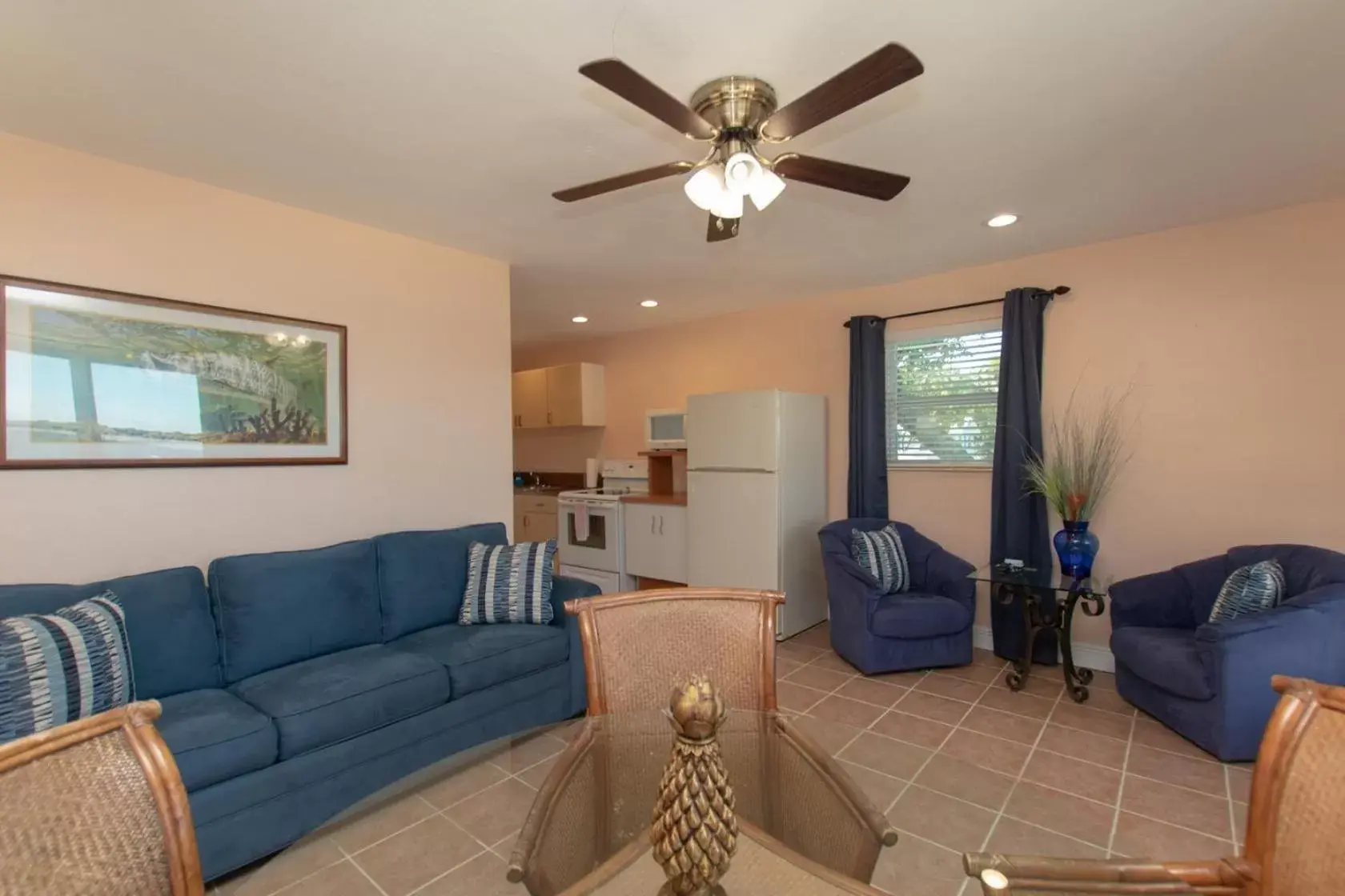 Seating Area in Sunset Cove Beach Resort