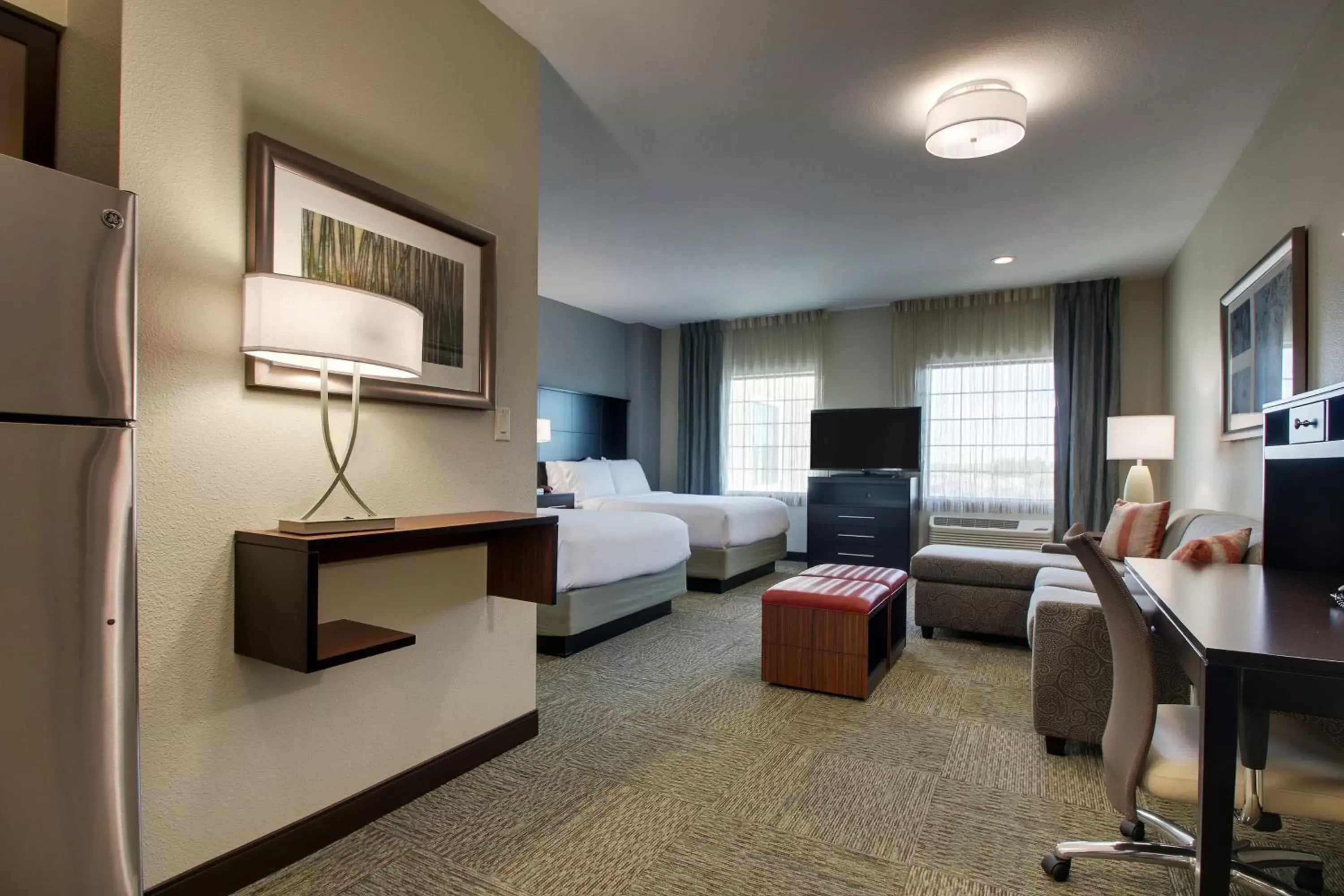 Photo of the whole room, Seating Area in Staybridge Suites Plano - The Colony, an IHG Hotel