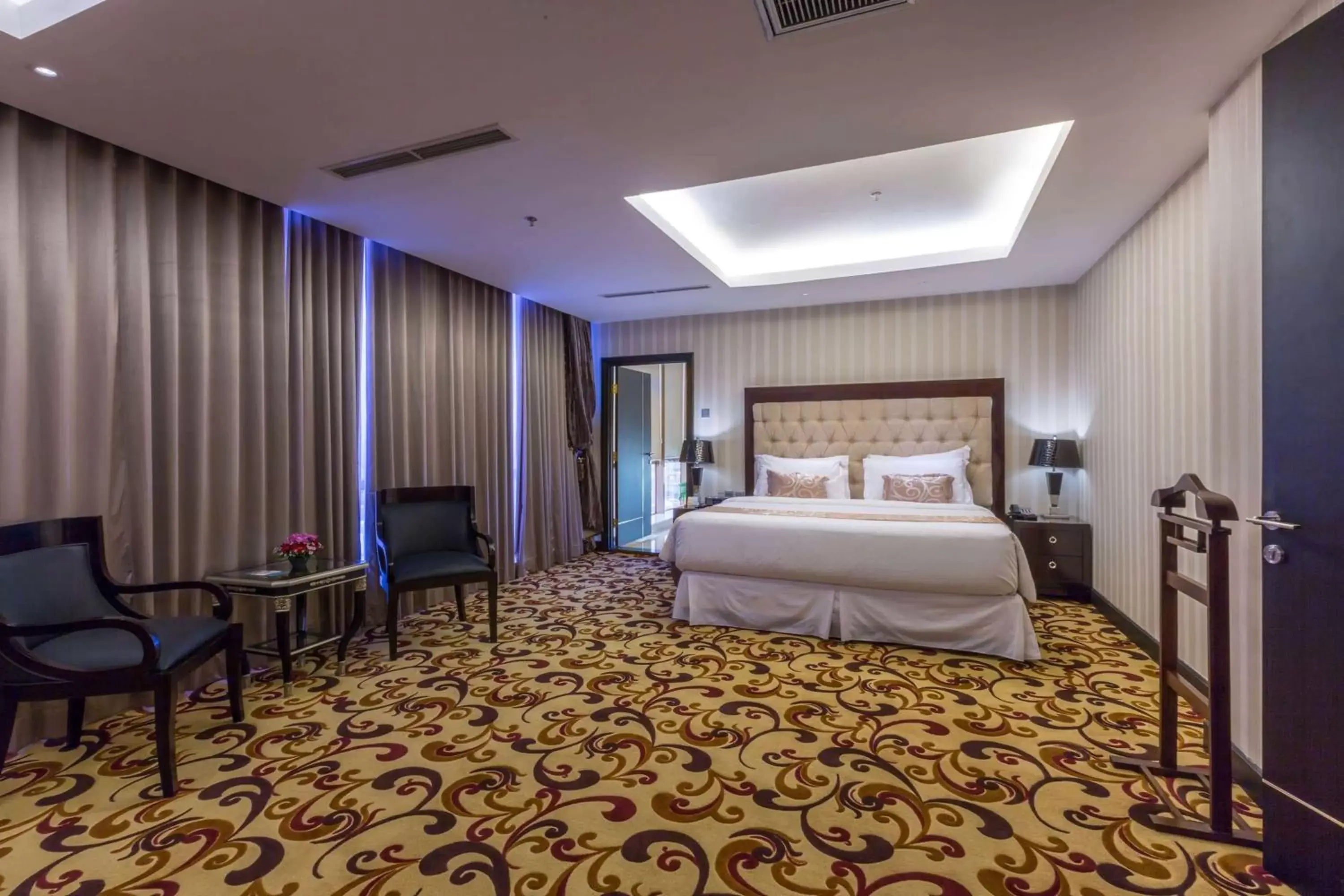 Photo of the whole room in Wyndham Surabaya