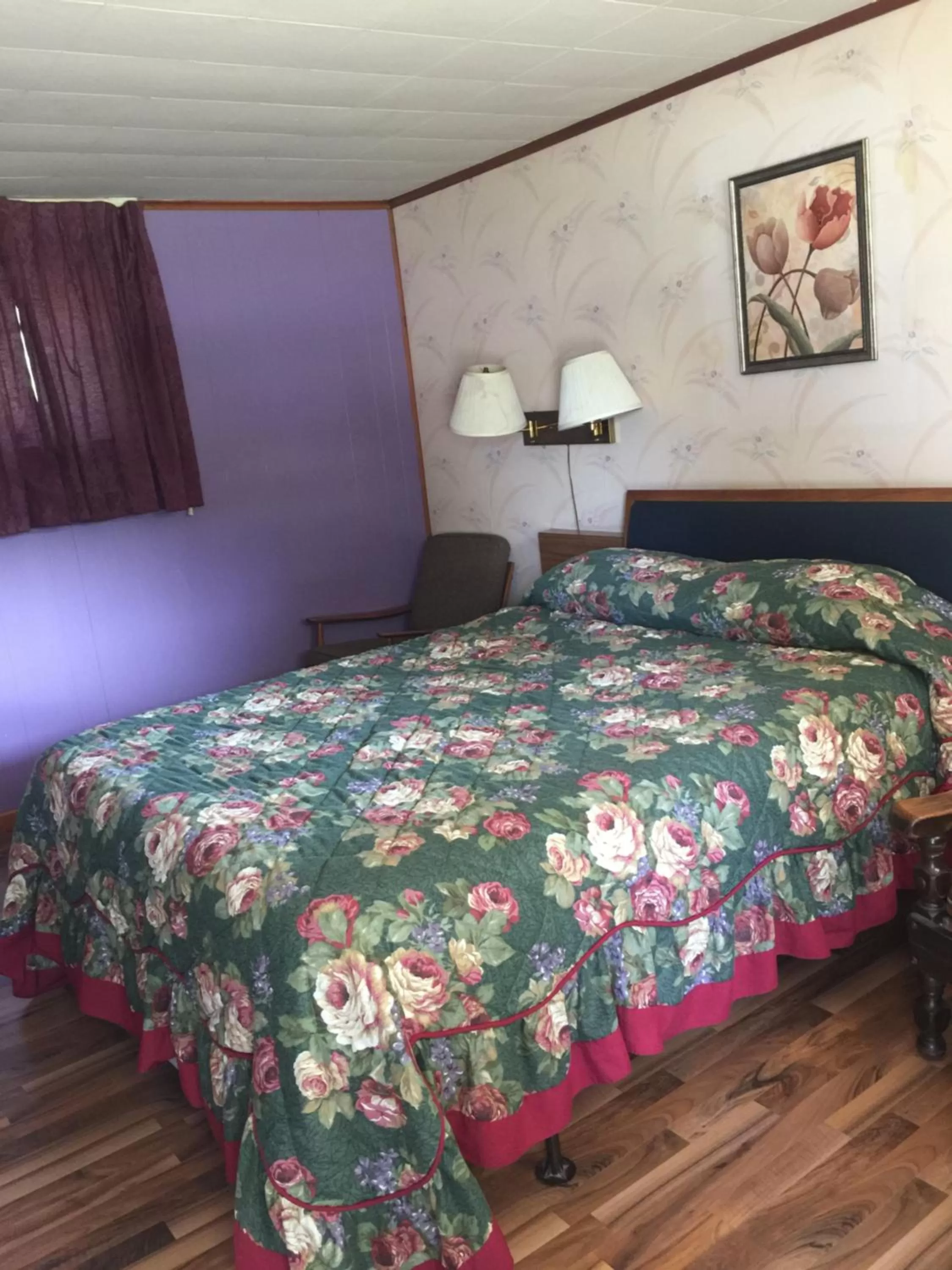 Bed in Melody Motor Lodge