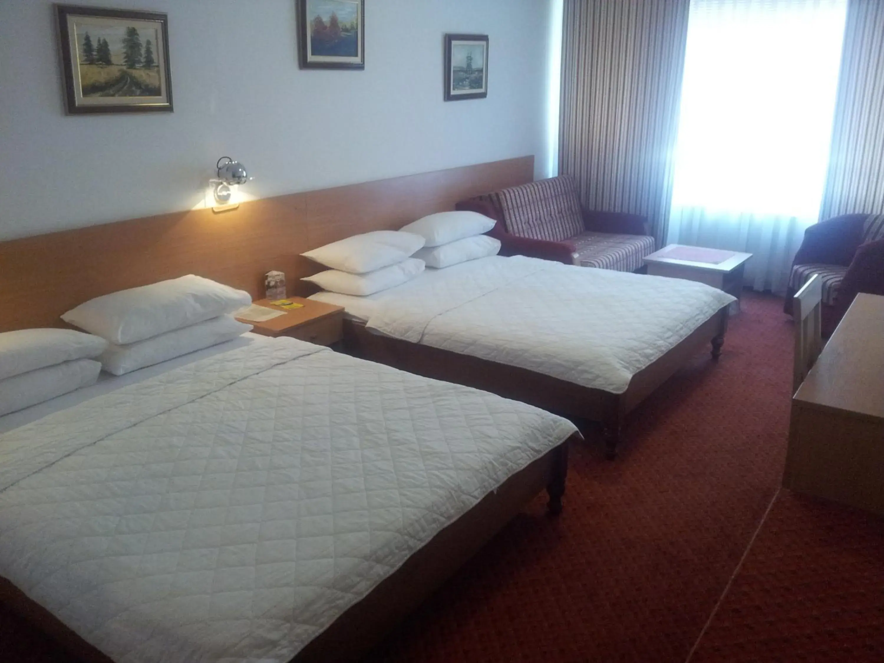 Photo of the whole room, Bed in Hotel Grand